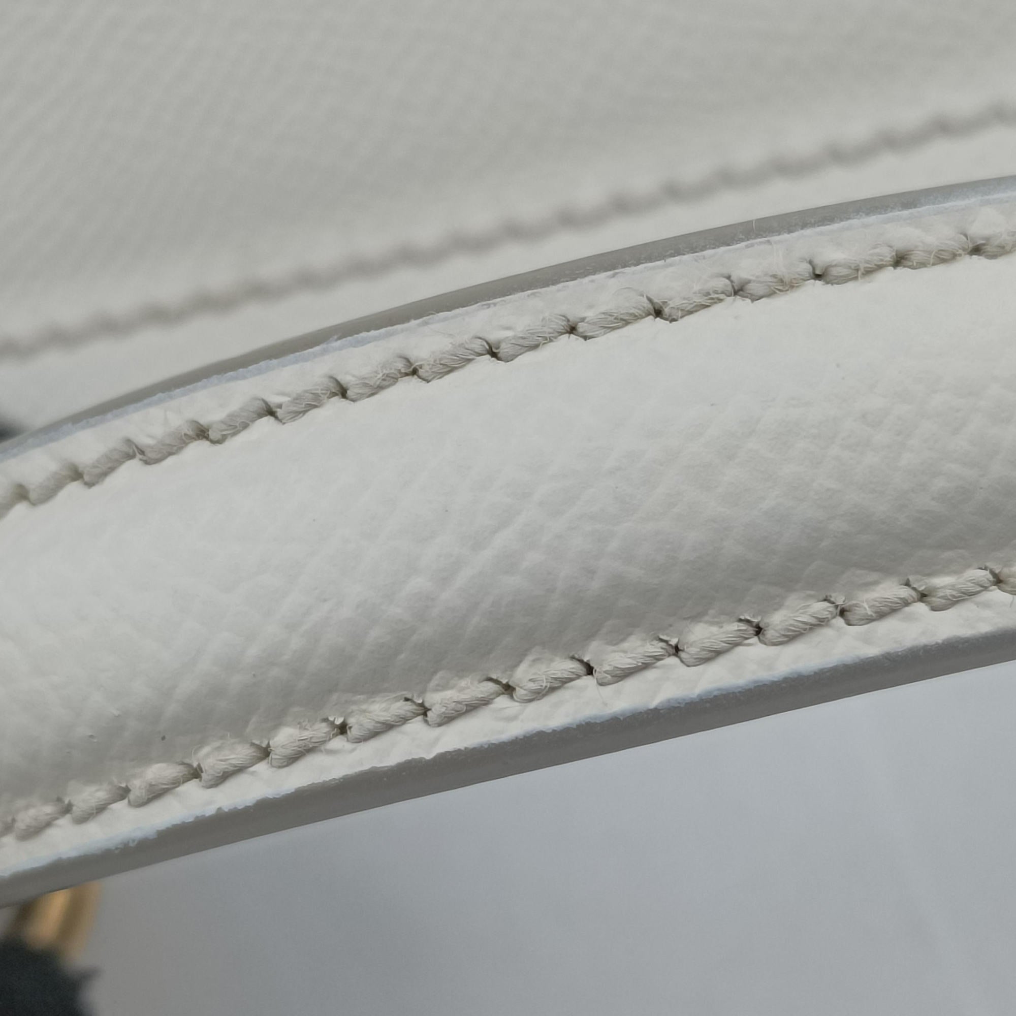 Pre-owned Dolce & Gabbana SICILY White Leather  shoulderbag | stylenewstar
