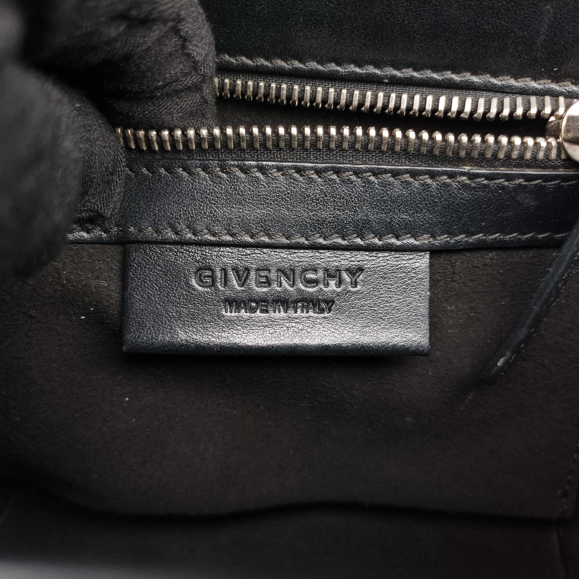 Pre-owned Givenchy Pandora Box Logo Strap Black Leather  shoulderbag | stylenewstar