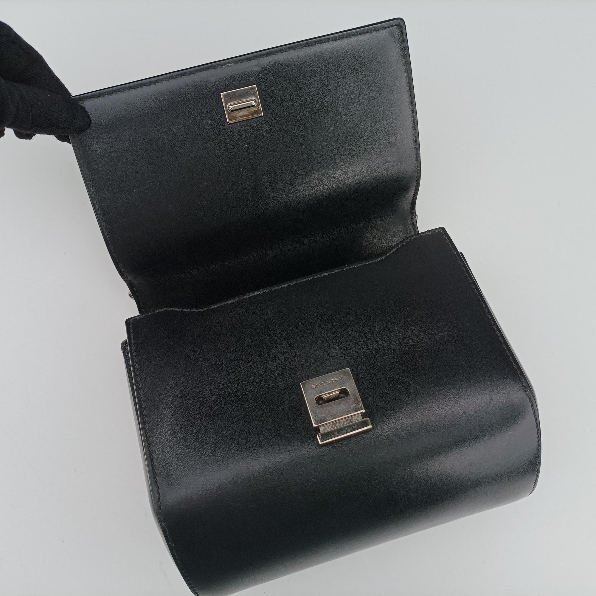 Pre-owned Givenchy Pandora Box Logo Strap Black Leather  shoulderbag | stylenewstar