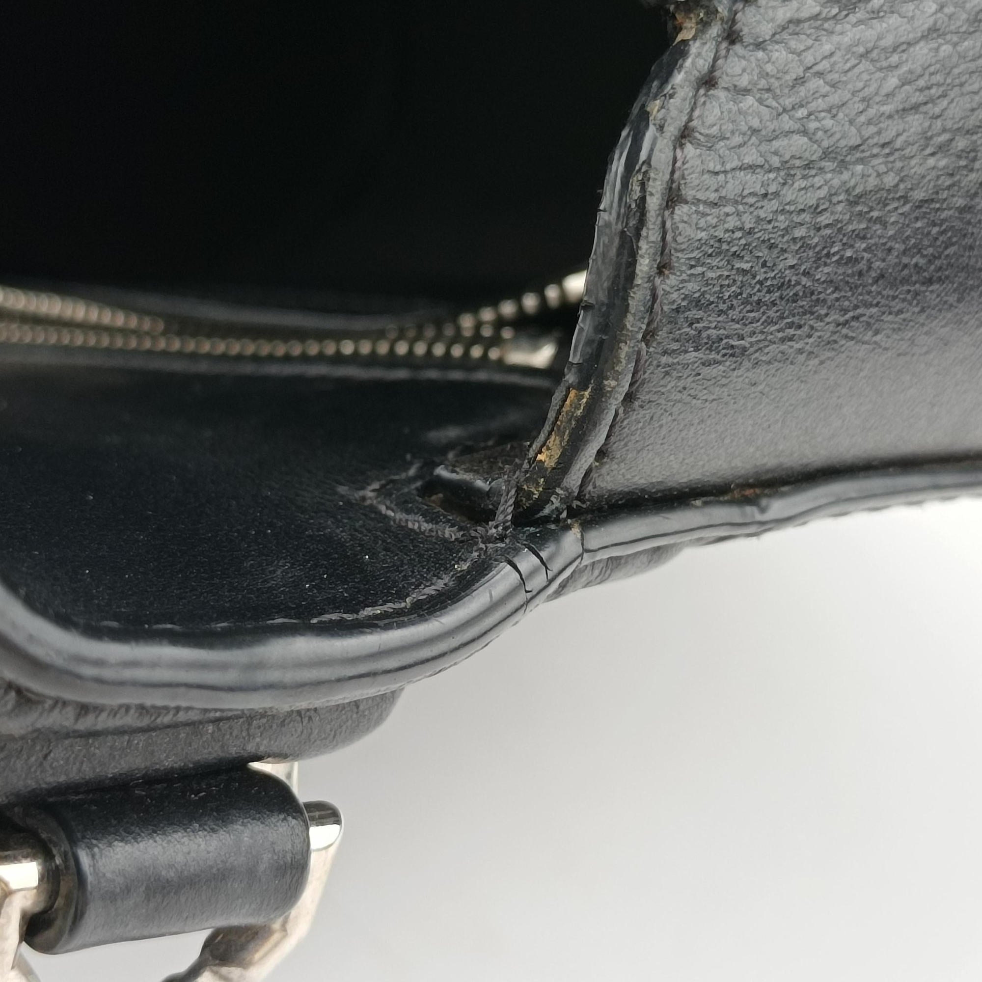 Pre-owned Givenchy Pandora Box Logo Strap Black Leather  shoulderbag | stylenewstar