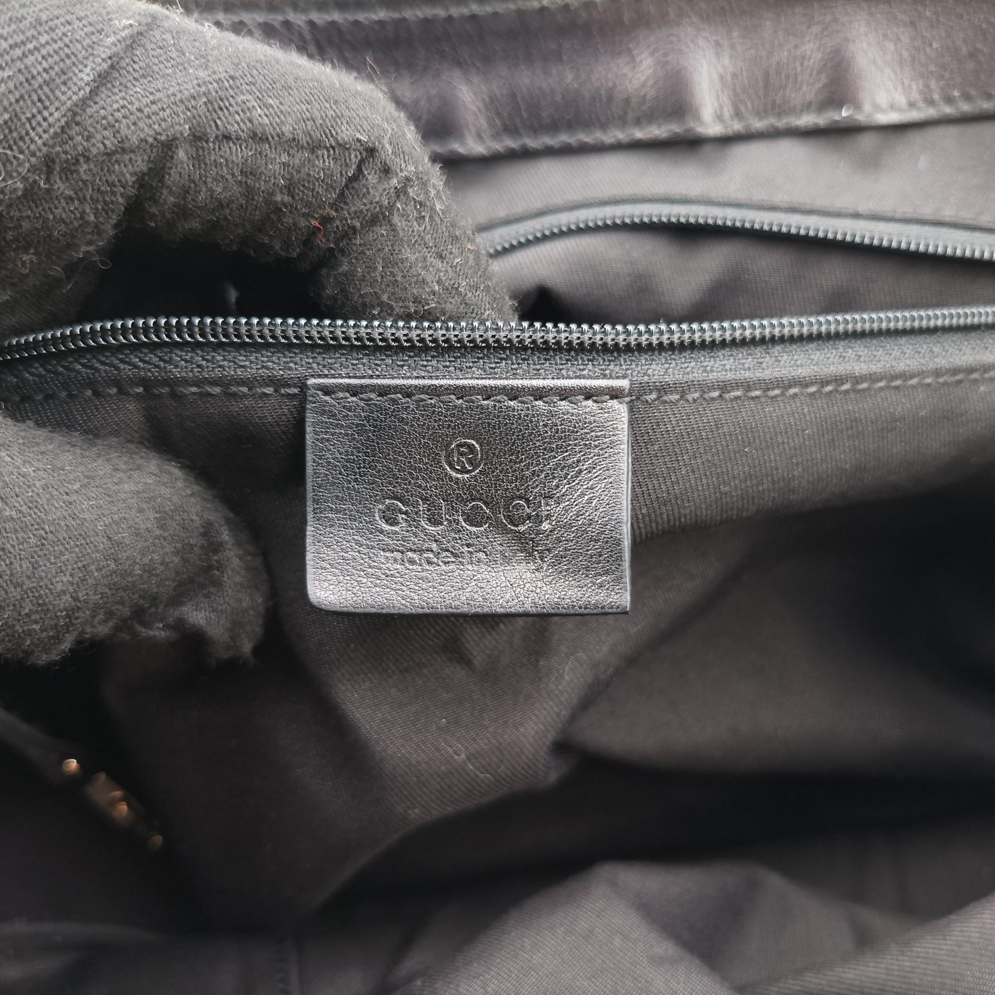 Secondhand Gucci Abbey D-Ring Black enamel  handbag | stylenewstar
