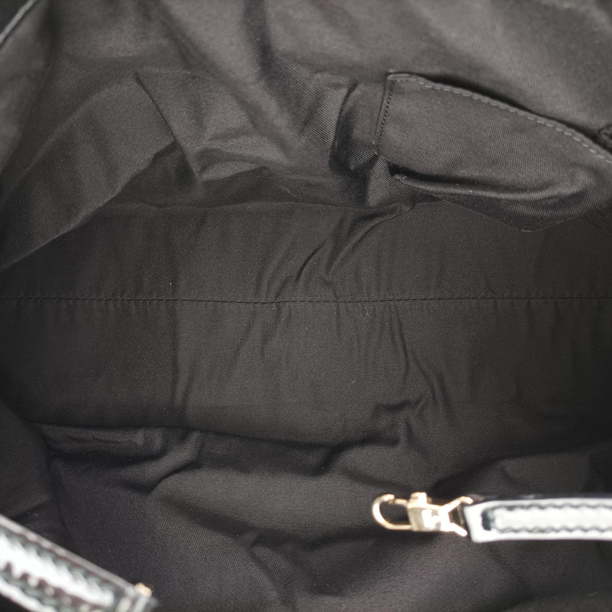 Secondhand Gucci Abbey D-Ring Black enamel  handbag | stylenewstar