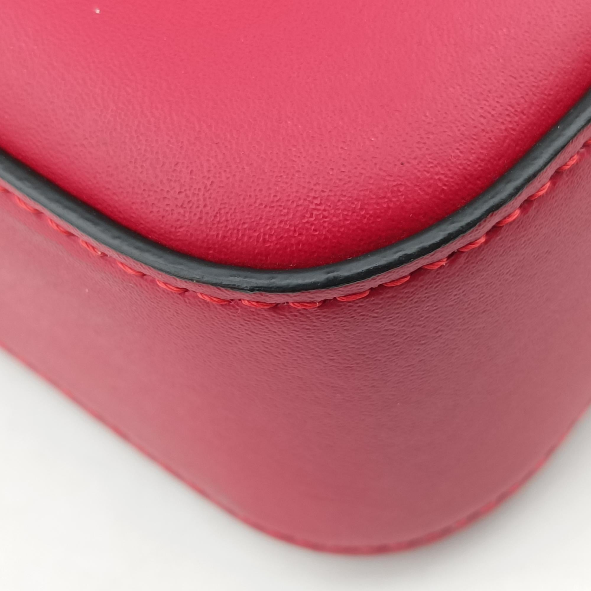 Pre-owned Fendi Camera case Red x Black Leather 7M0286 shoulderbag | stylenewstar