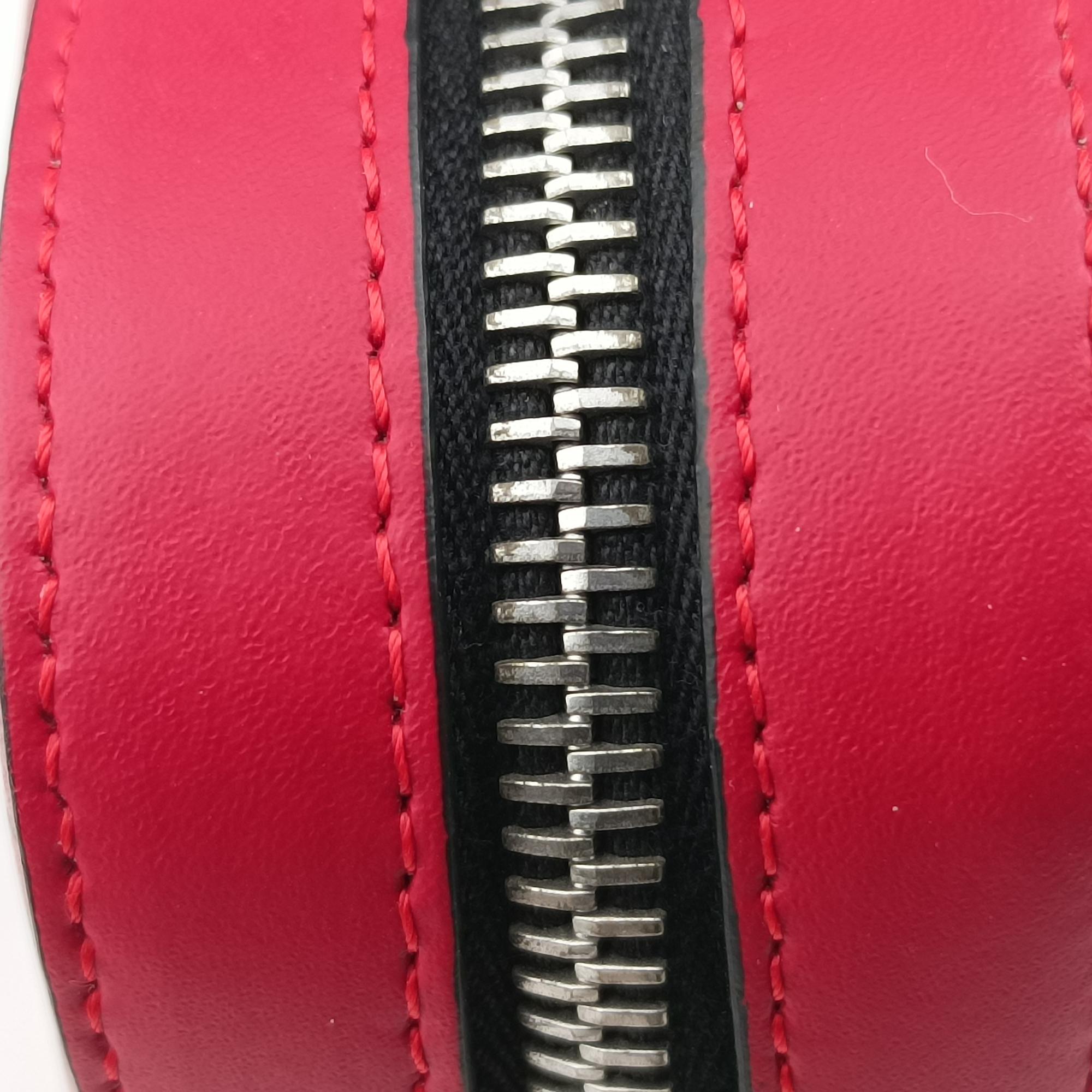 Pre-owned Fendi Camera case Red x Black Leather 7M0286 shoulderbag | stylenewstar