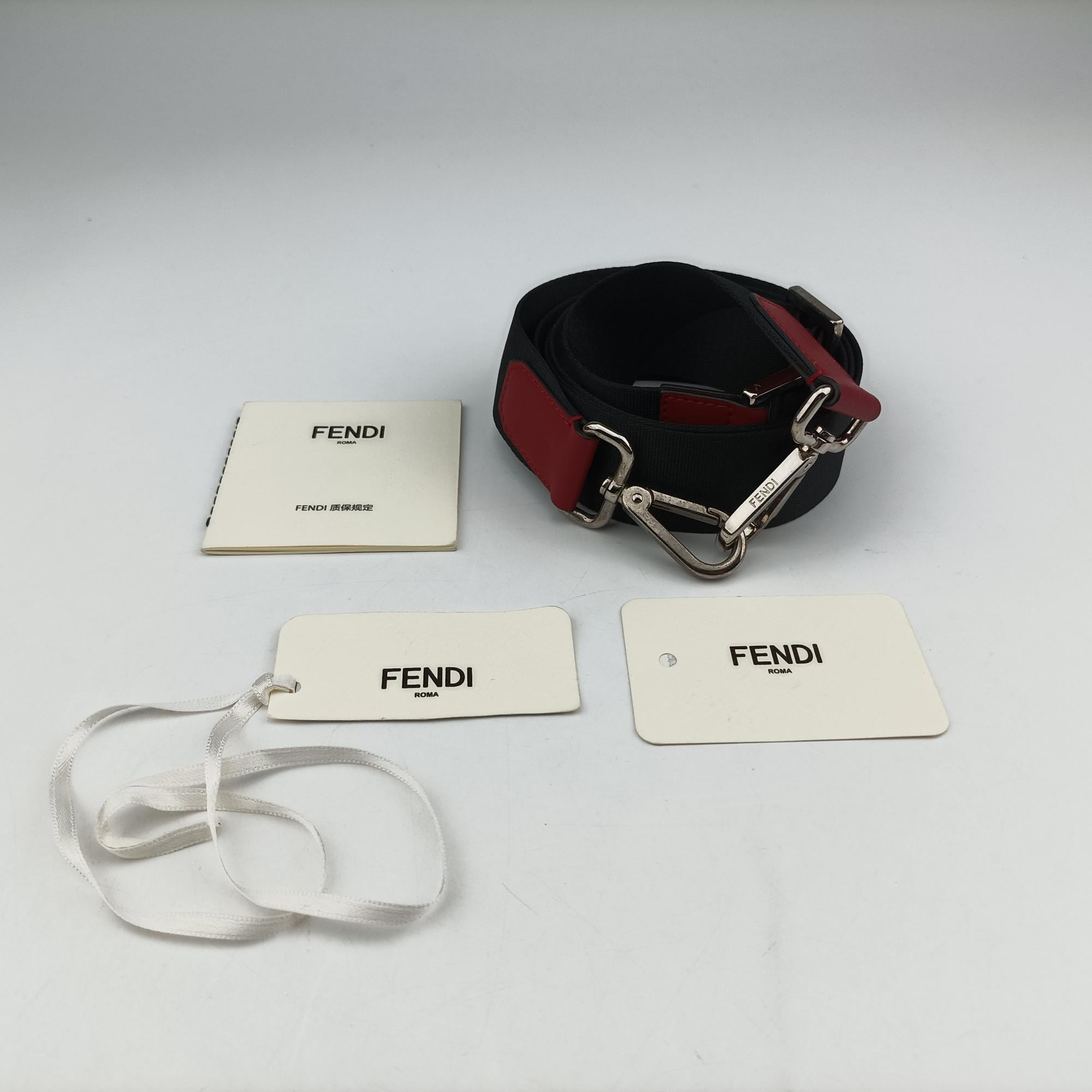 Pre-owned Fendi Camera case Red x Black Leather 7M0286 shoulderbag | stylenewstar