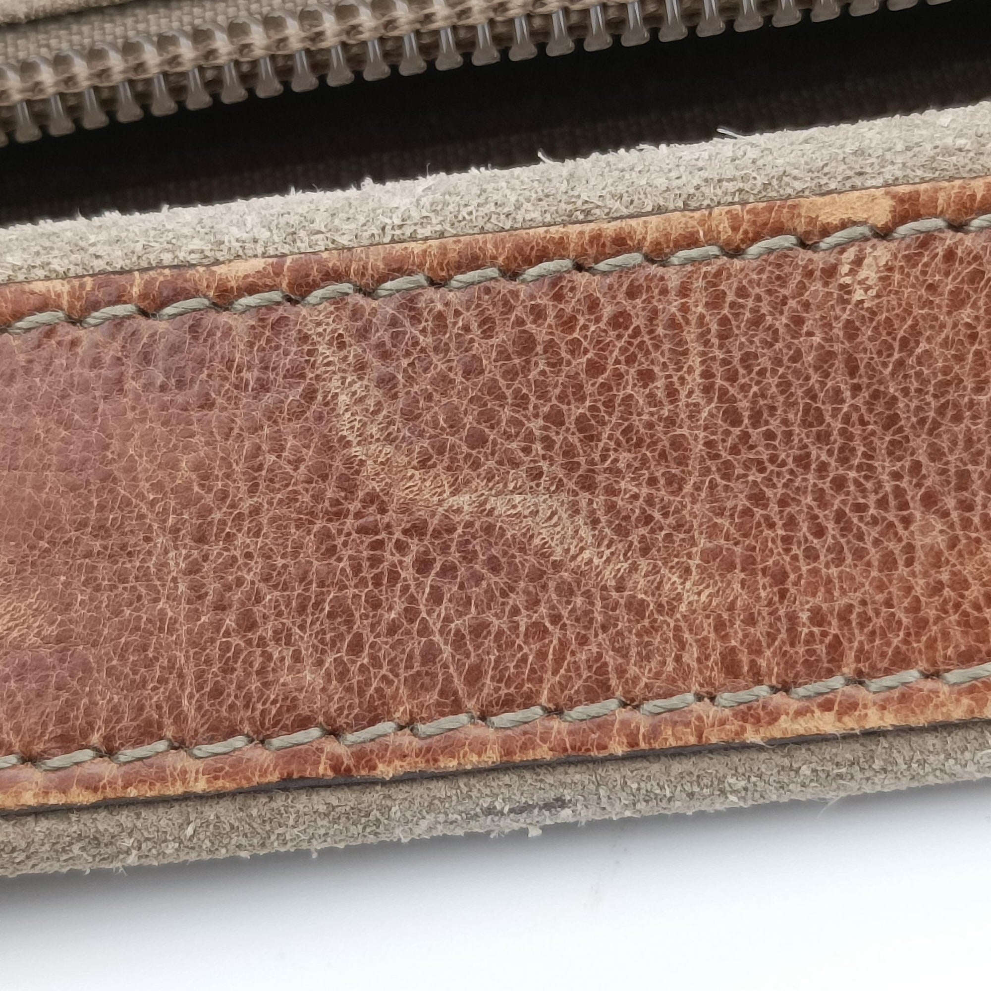 Pre-owned Yves Saint Laurent Mombasa Sling beige suede 001998 shoulderbag | stylenewstar