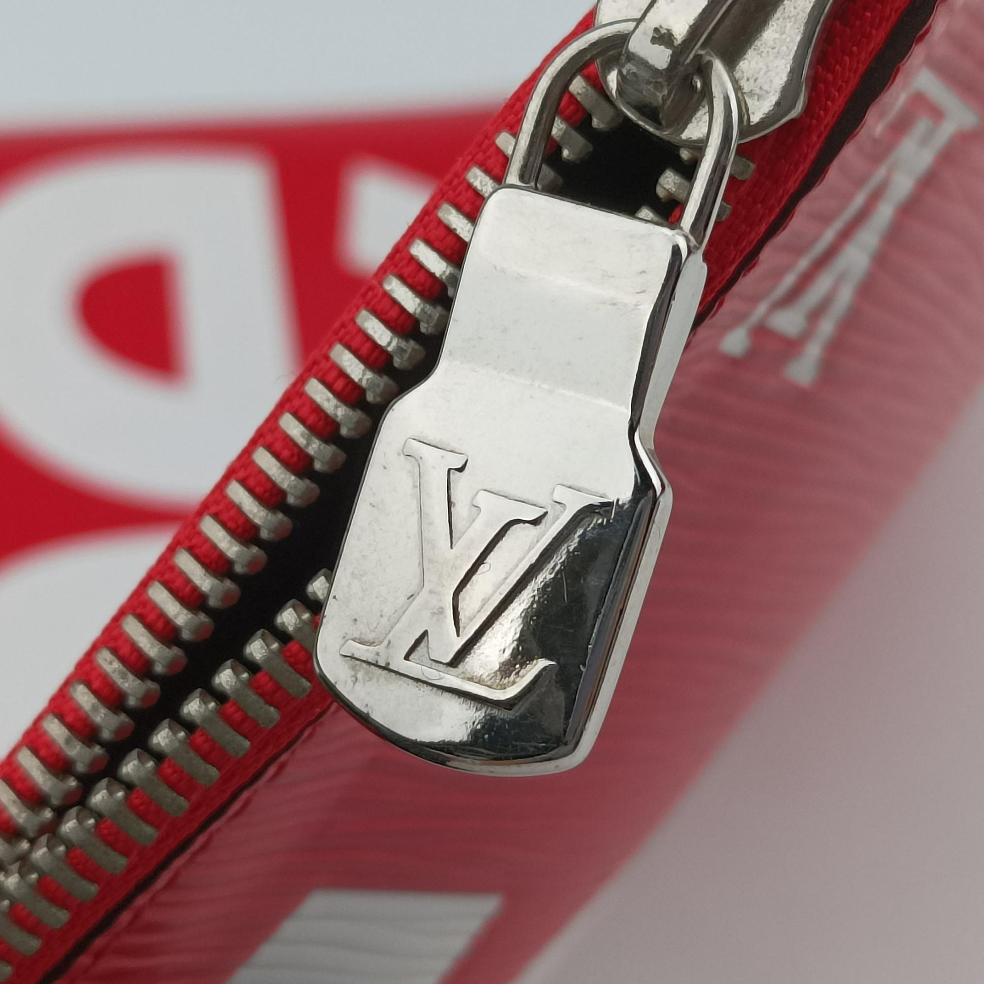 Pre-owned Louis Vuitton Pochette Jour GM Supreme Collaboration ROUGE×white epi M67722 clutchbag | stylenewstar