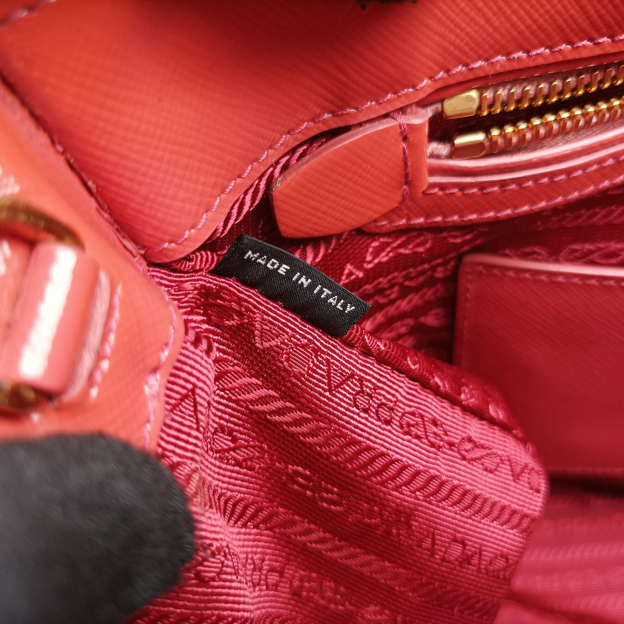 Pre-owned Prada Galleria Front Pocket Orange Patent BN2674 shoulderbag | stylenewstar