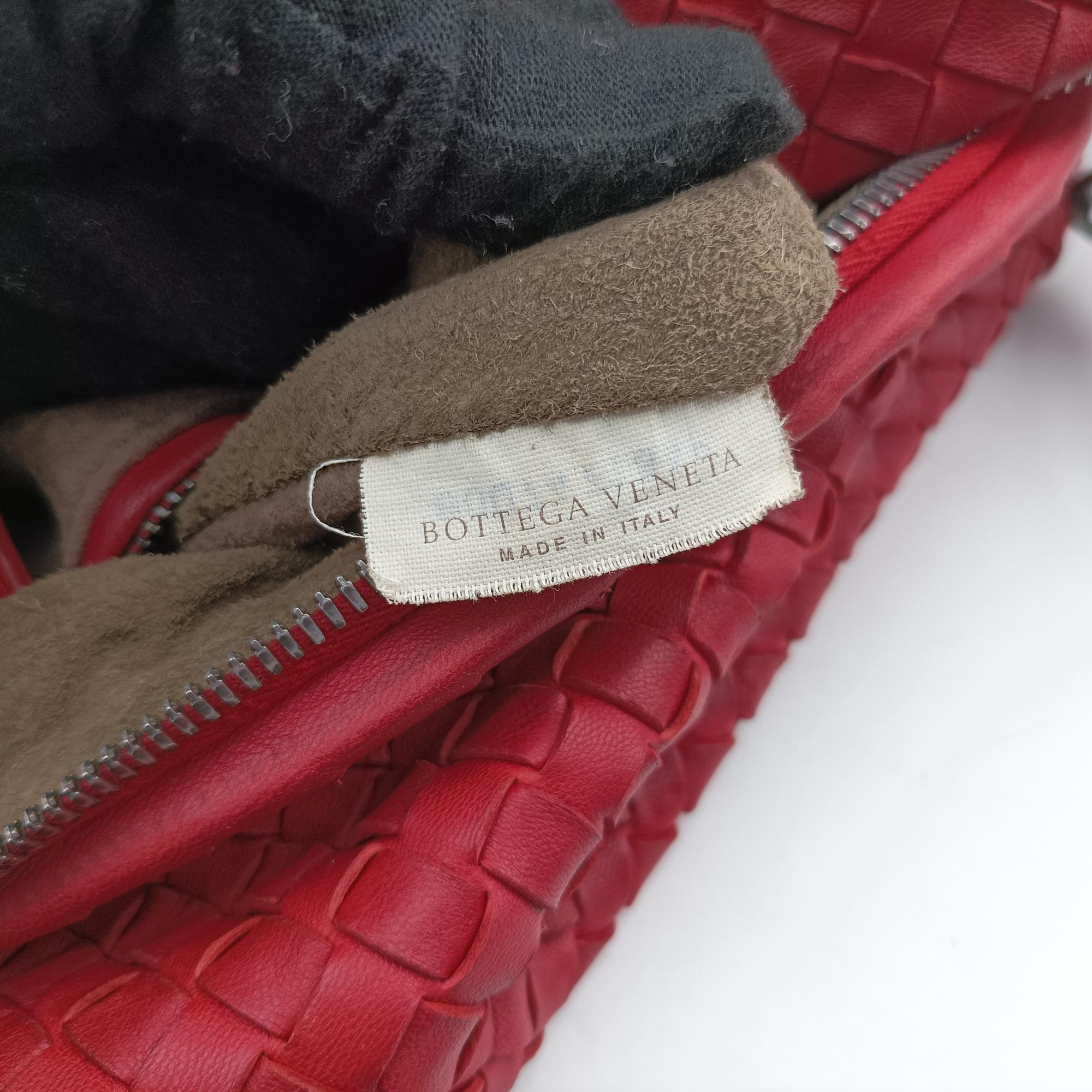 Vintage Bottega Veneta Intrecciato Red lambskin  shoulderbag | stylenewstar