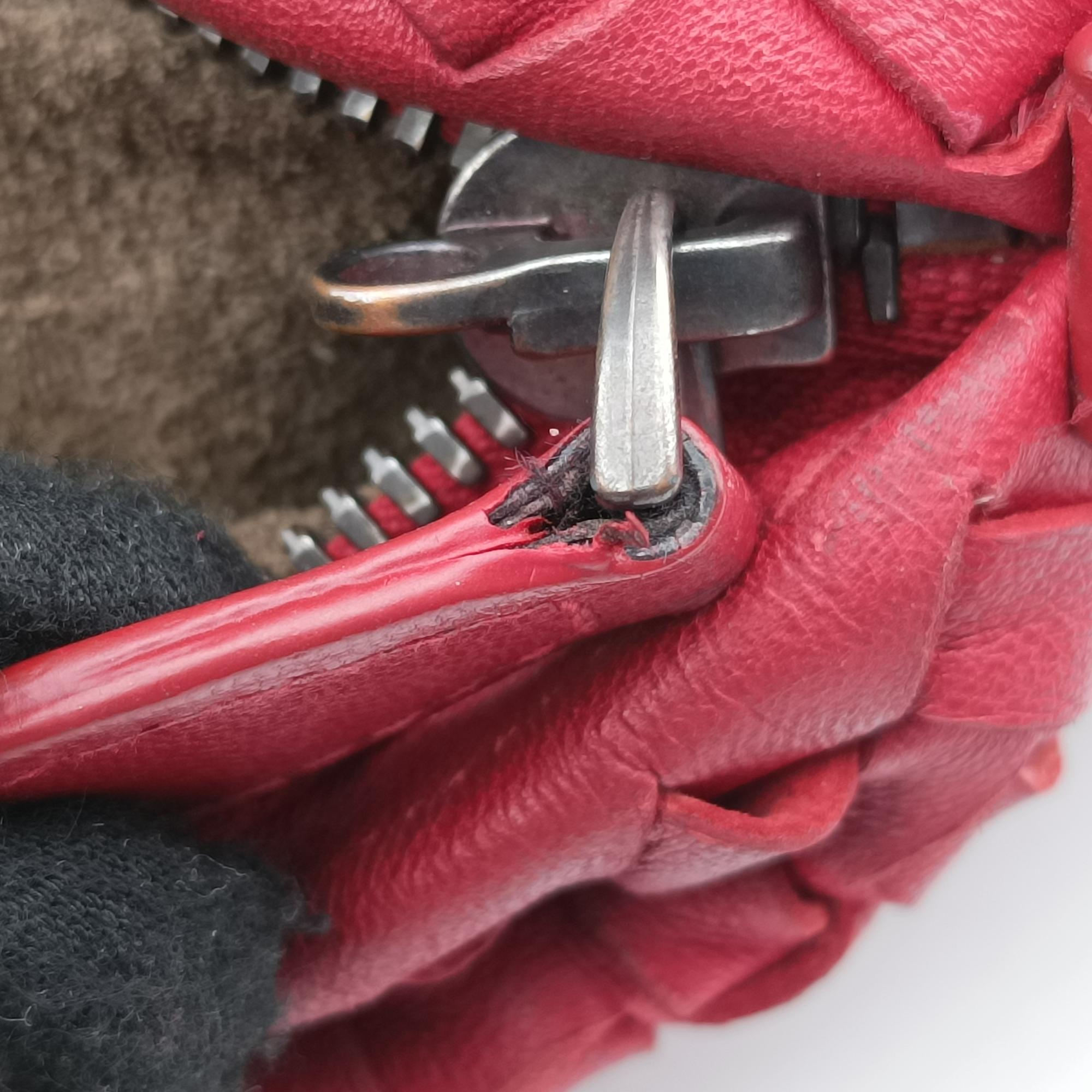 Vintage Bottega Veneta Intrecciato Red lambskin  shoulderbag | stylenewstar