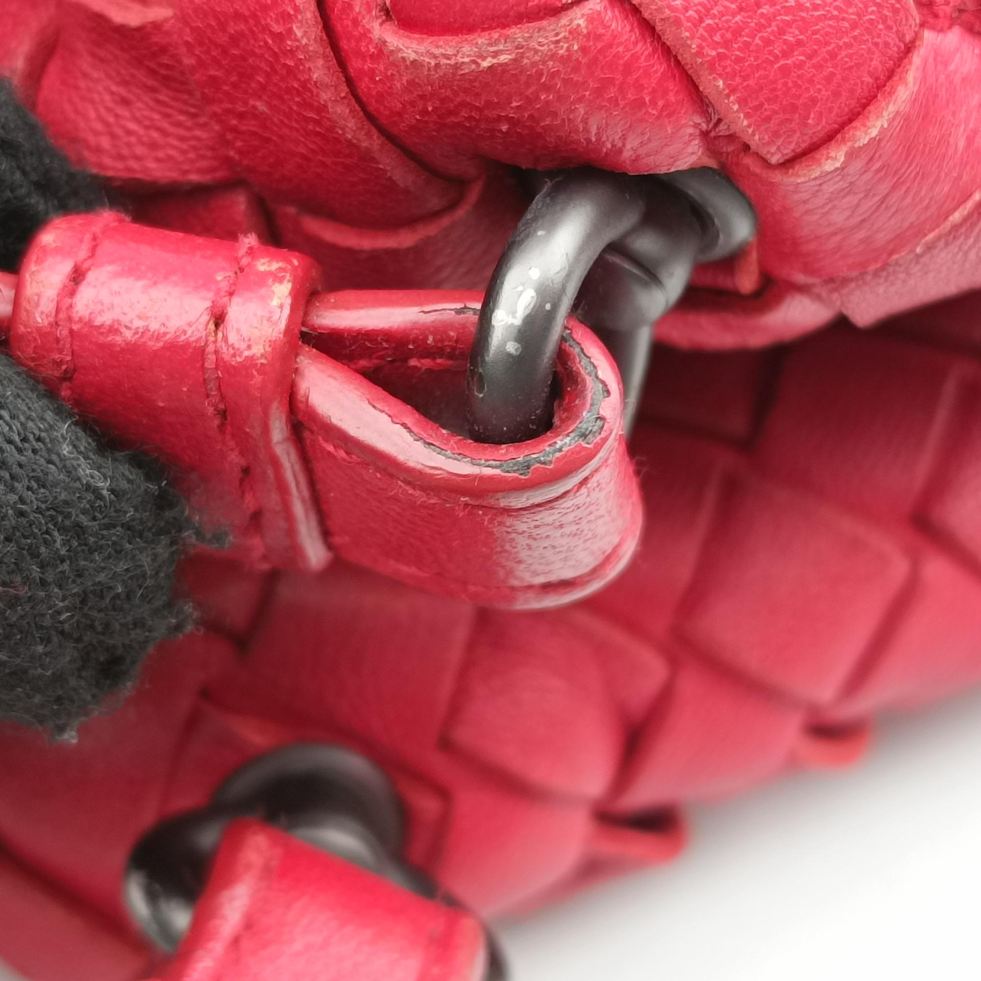 Vintage Bottega Veneta Intrecciato Red lambskin  shoulderbag | stylenewstar