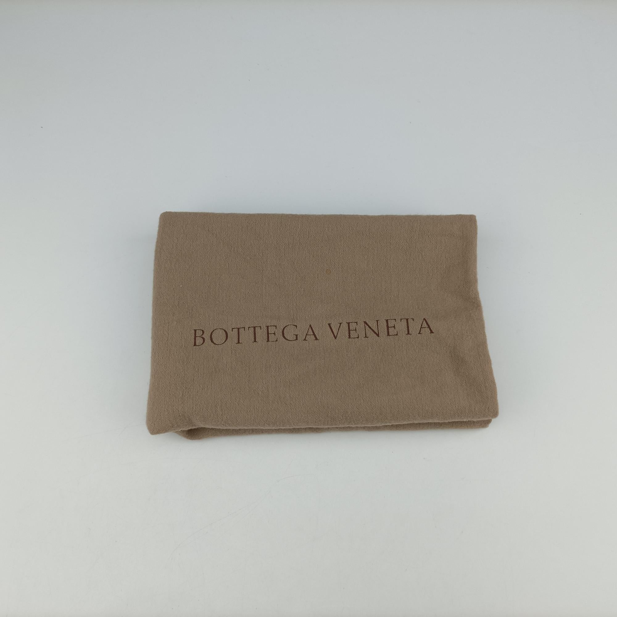 Vintage Bottega Veneta Intrecciato Red lambskin  shoulderbag | stylenewstar