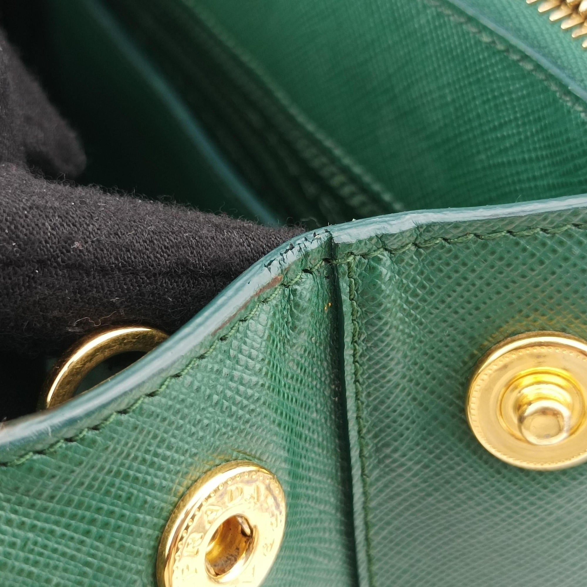 Pre-owned Prada Galleria Green SAFFIANO Leather BN2274 shoulderbag | stylenewstar