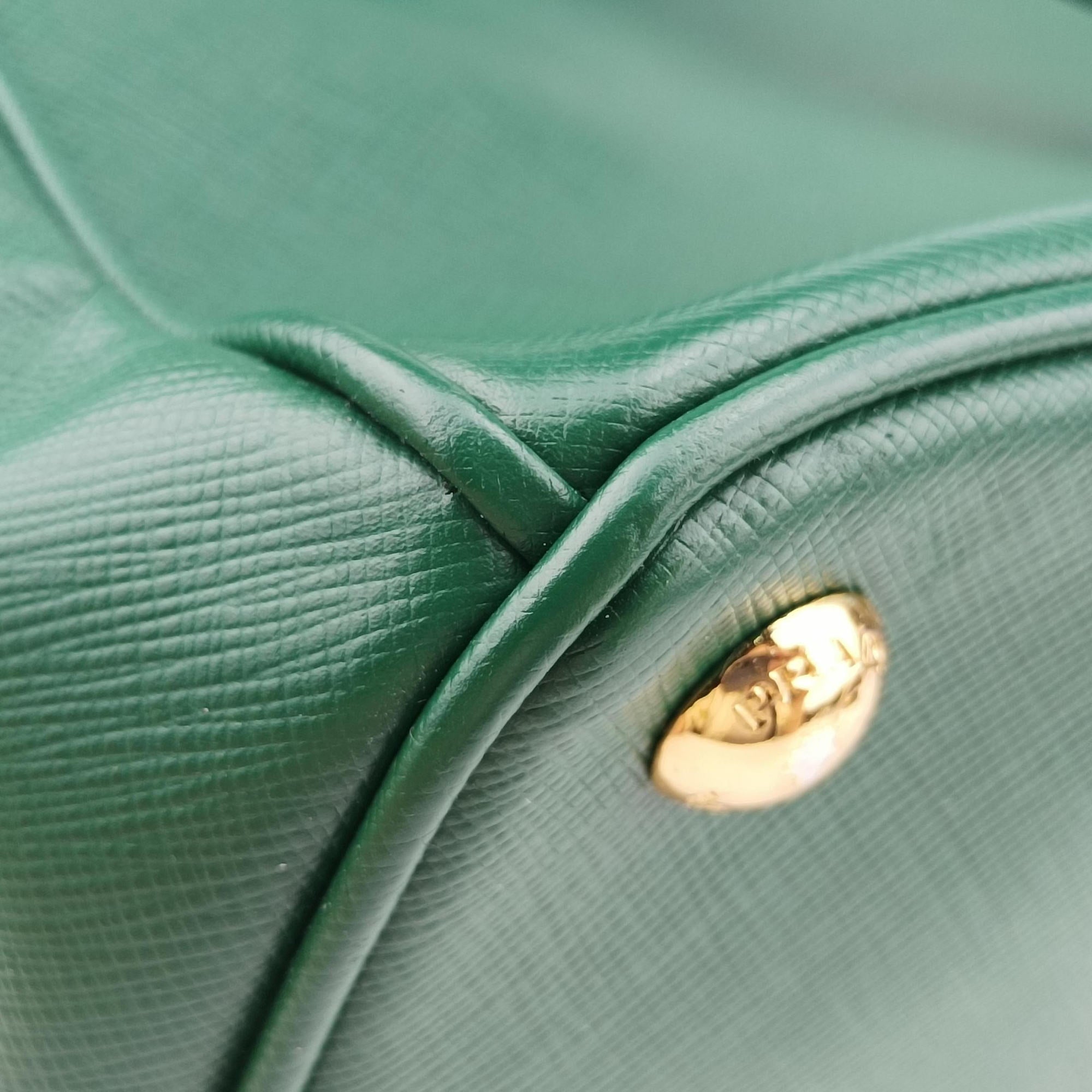 Pre-owned Prada Galleria Green SAFFIANO Leather BN2274 shoulderbag | stylenewstar