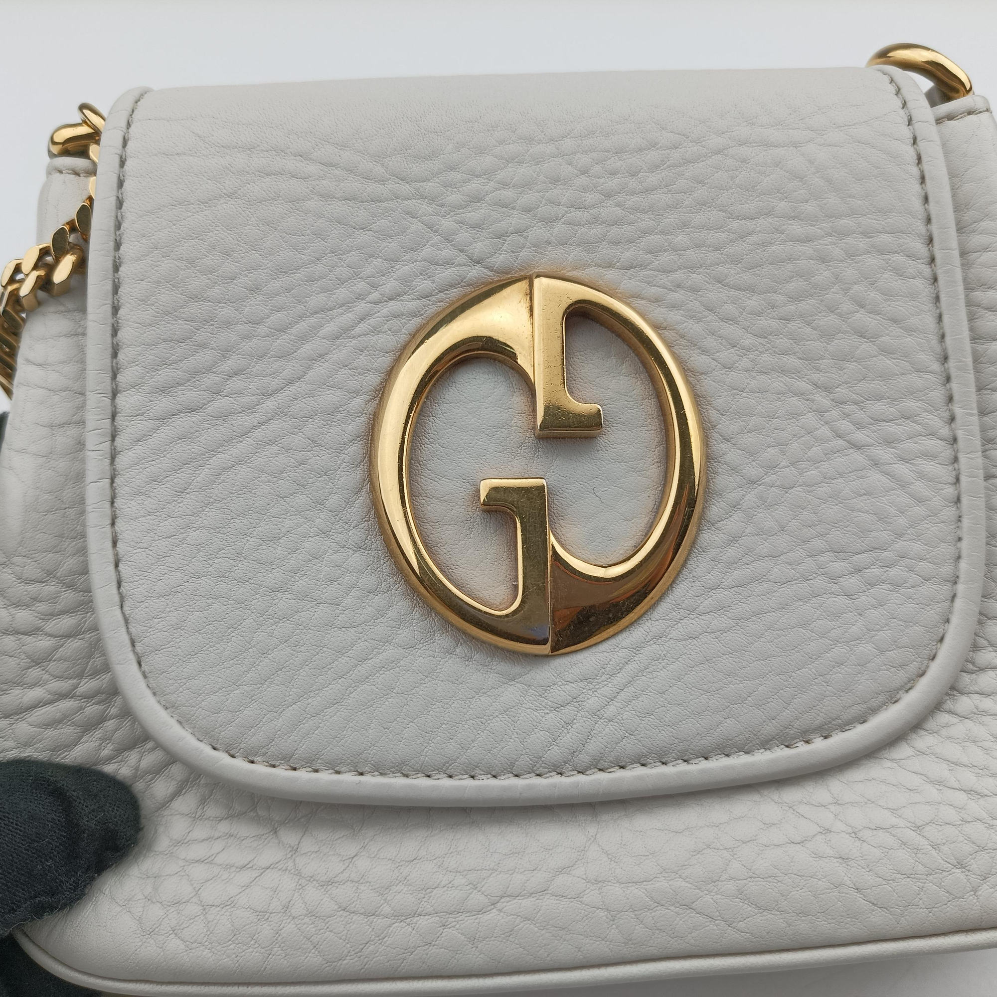 Secondhand Gucci 1973 Double G White Leather 251821 shoulderbag | stylenewstar