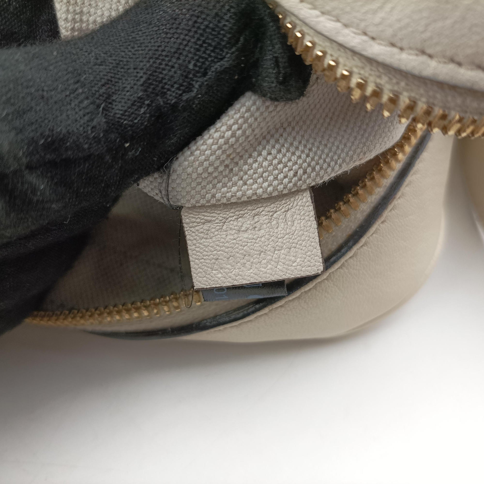 Pre-owned Gucci Blondie White Leather 742360 shoulderbag | stylenewstar
