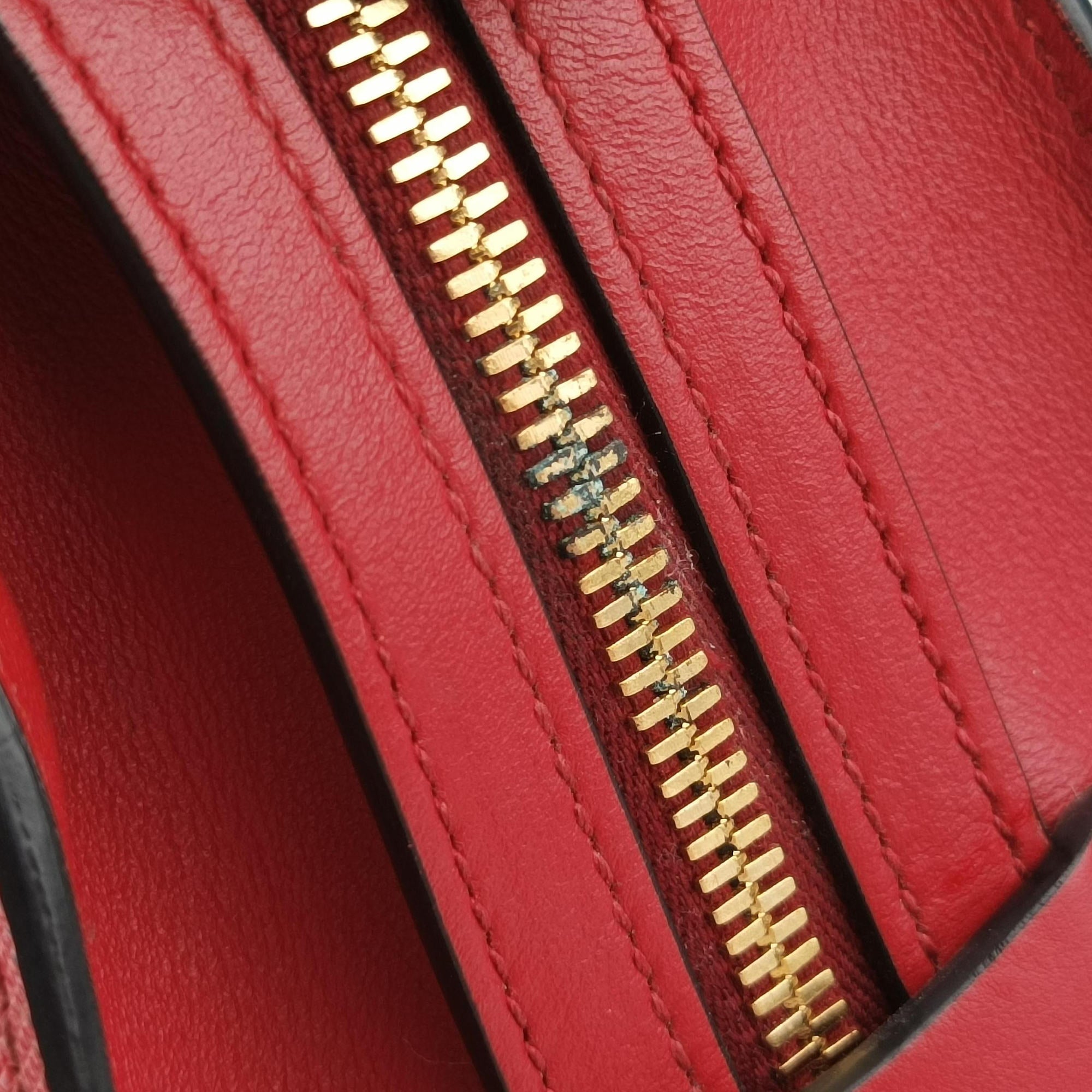 Secondhand Prada Esplanade Red SAFFIANO Leather 1BA046 shoulderbag | stylenewstar