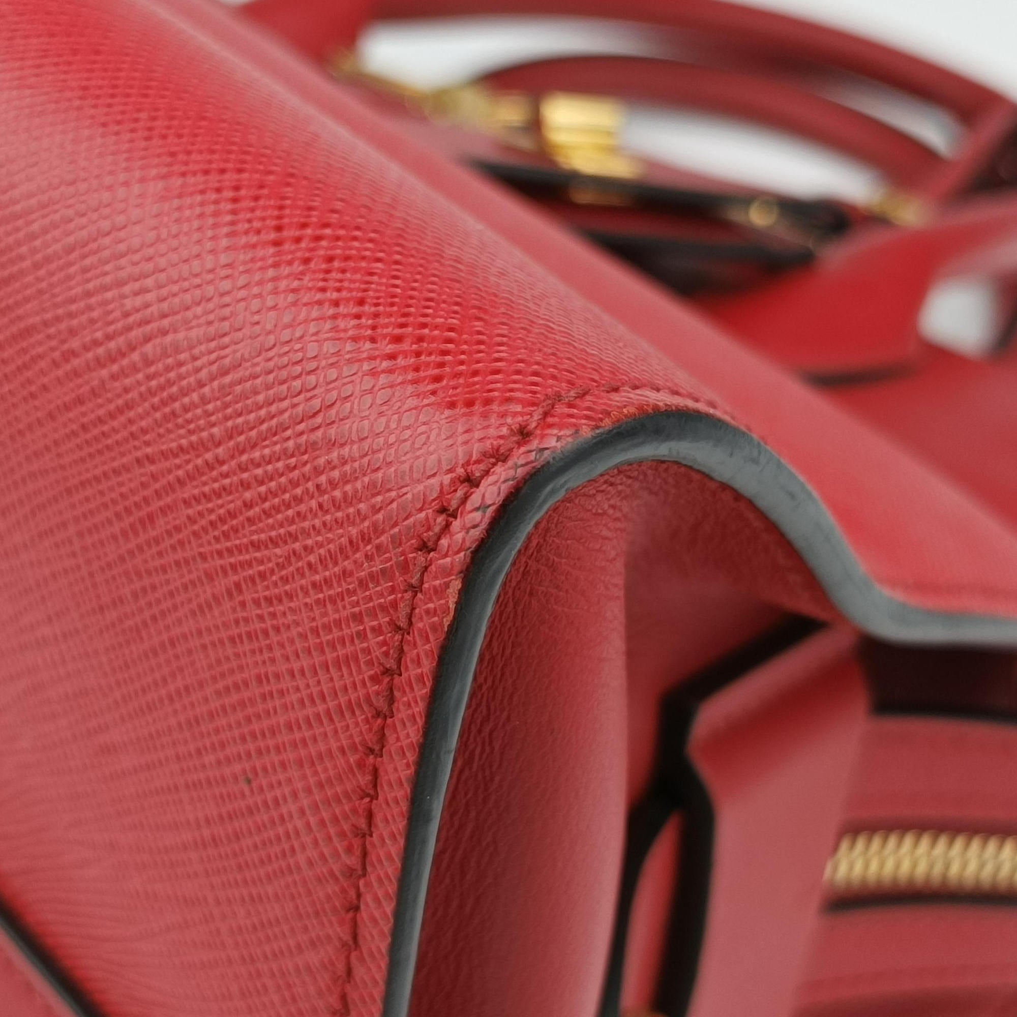 Secondhand Prada Esplanade Red SAFFIANO Leather 1BA046 shoulderbag | stylenewstar