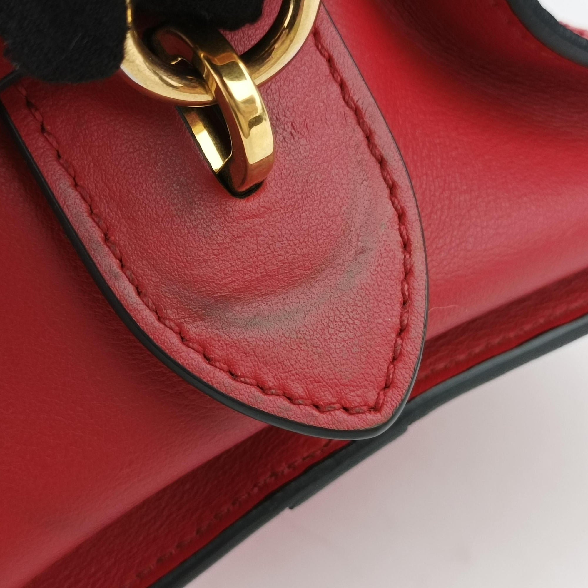 Secondhand Prada Esplanade Red SAFFIANO Leather 1BA046 shoulderbag | stylenewstar