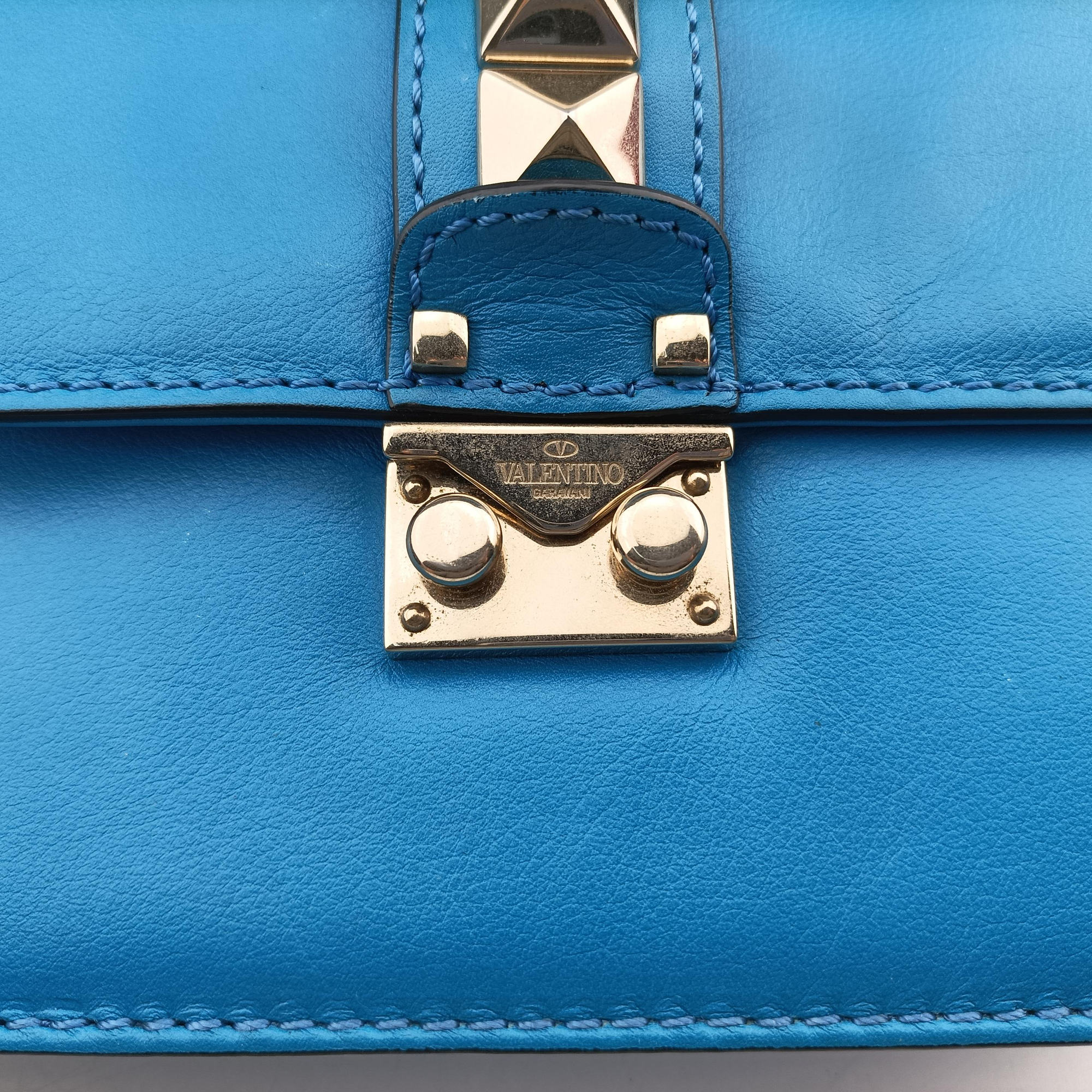 Pre-owned Valentino Rockstud Glam Lock Blue Leather  shoulderbag | stylenewstar