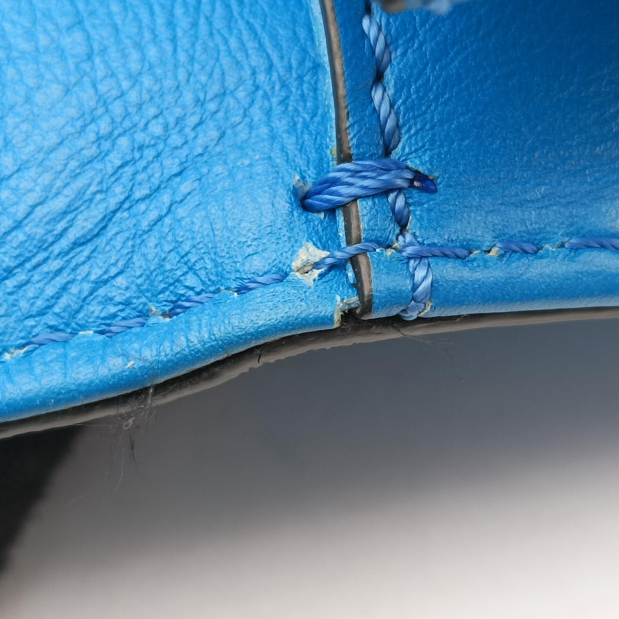 Pre-owned Valentino Rockstud Glam Lock Blue Leather  shoulderbag | stylenewstar