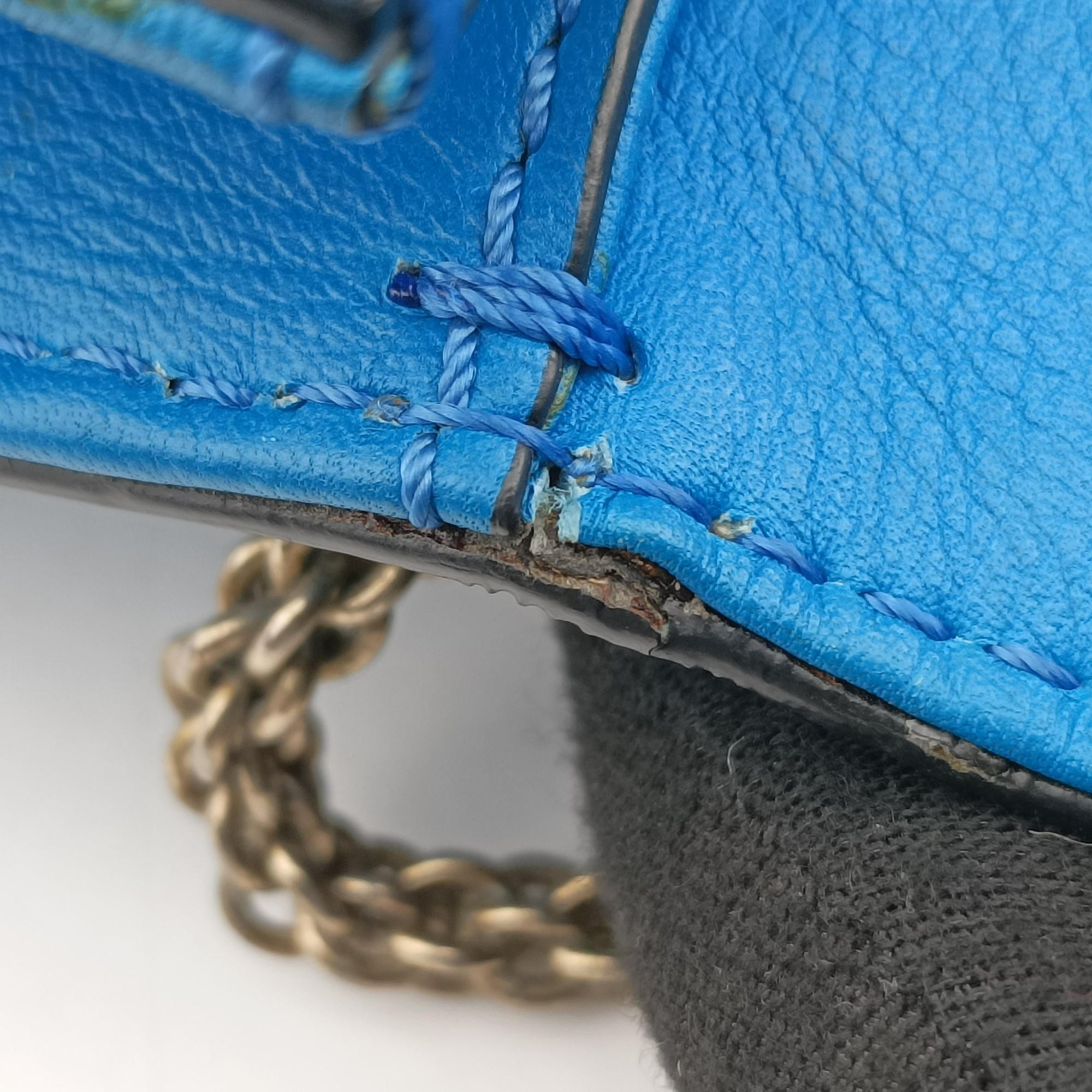 Pre-owned Valentino Rockstud Glam Lock Blue Leather  shoulderbag | stylenewstar