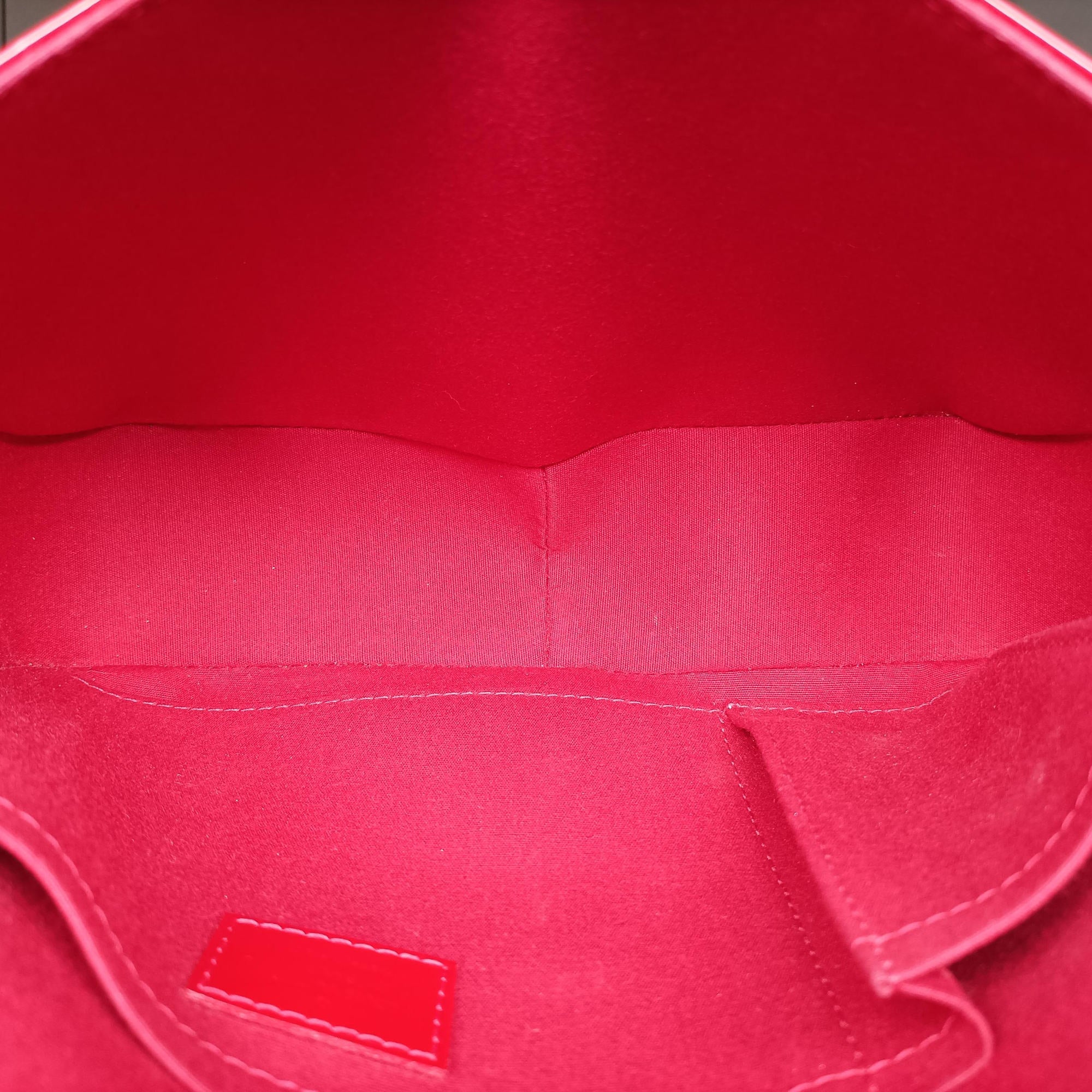Pre-owned Louis Vuitton RODEO DRIVE Pomme d Amour Vernis M93599 handbag | stylenewstar