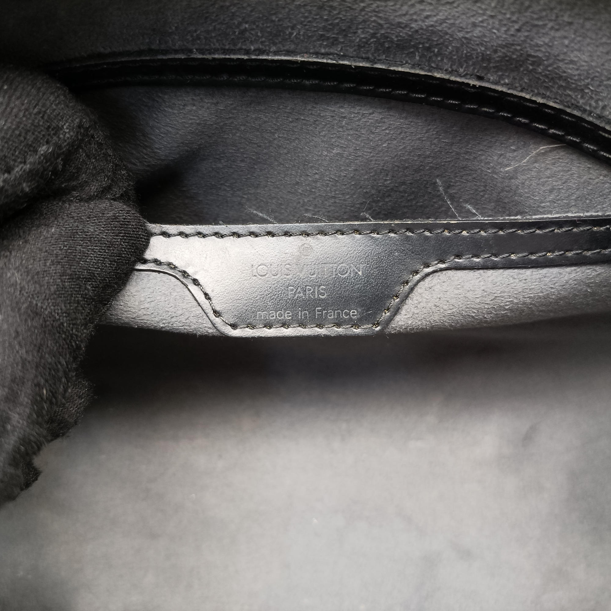 Secondhand Louis Vuitton Soufflot Black Epi MI0956 handbag | stylenewstar