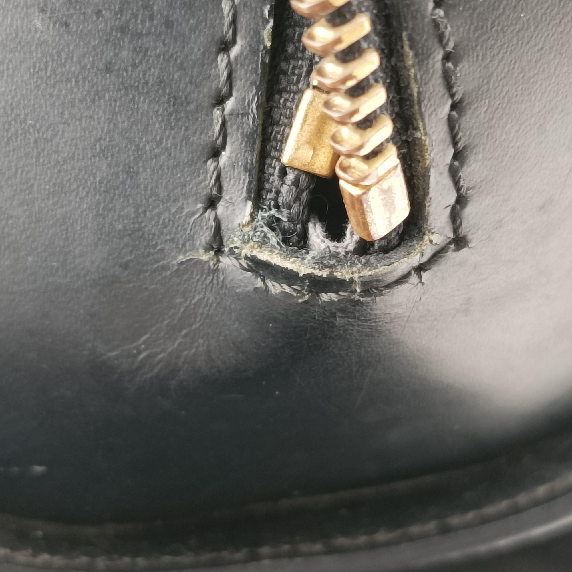 Secondhand Louis Vuitton Soufflot Black Epi MI0956 handbag | stylenewstar