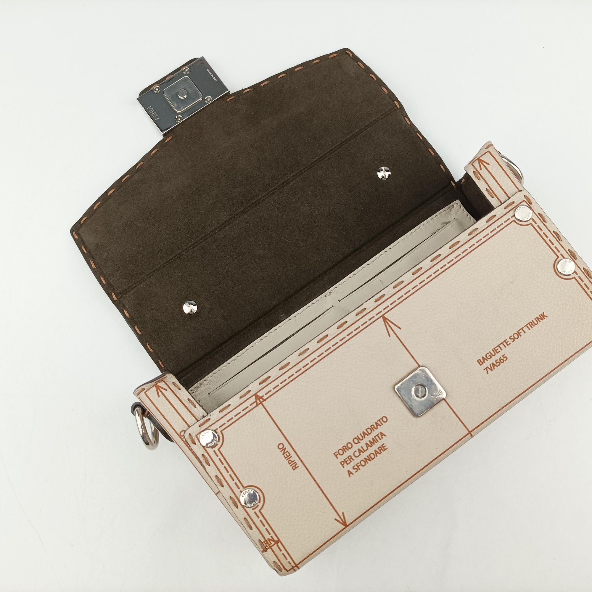Vintage Fendi Soft Trunk Beige Leather 7VA565 shoulderbag | stylenewstar