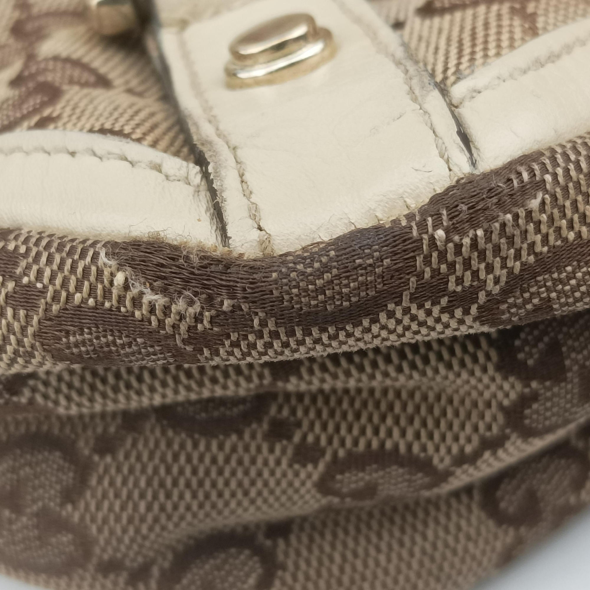 Pre-owned Gucci GG Abbey Beige×White CanvasxLeather 170004 shoulderbag | stylenewstar