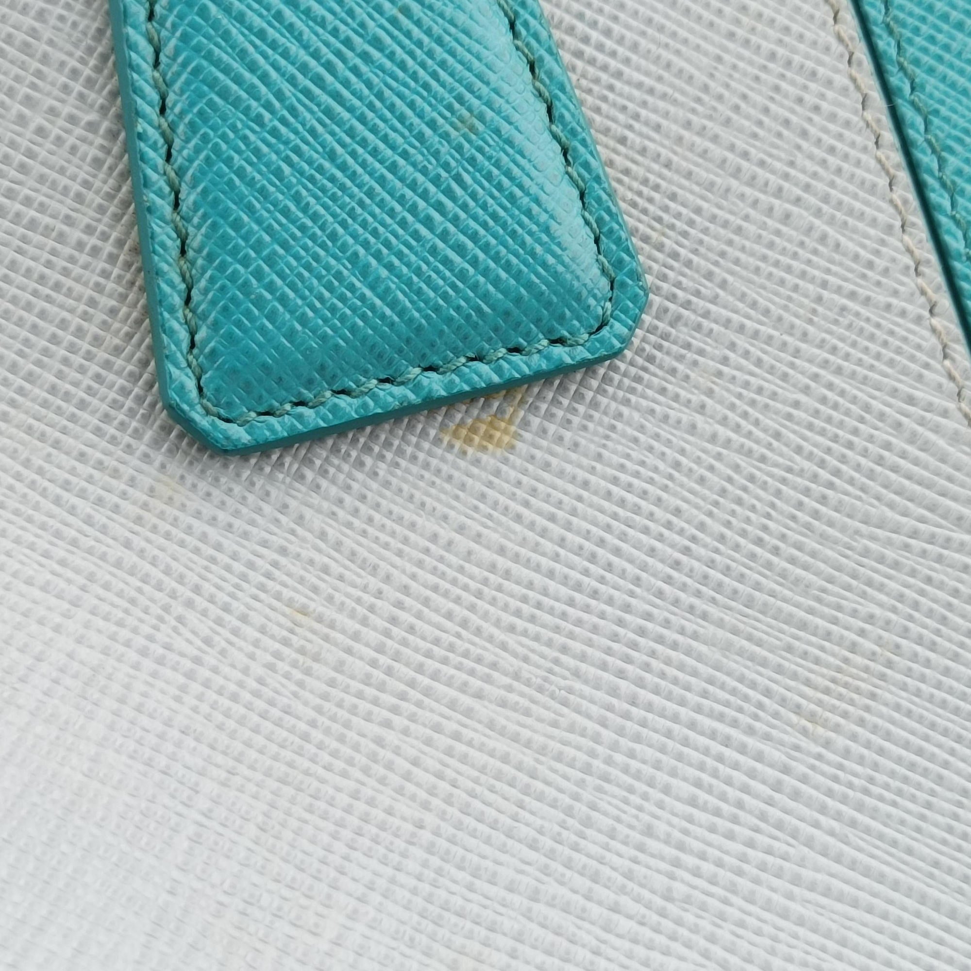 Secondhand Prada Galleria Blue×Light blue SAFFIANO Leather B2274C shoulderbag | stylenewstar