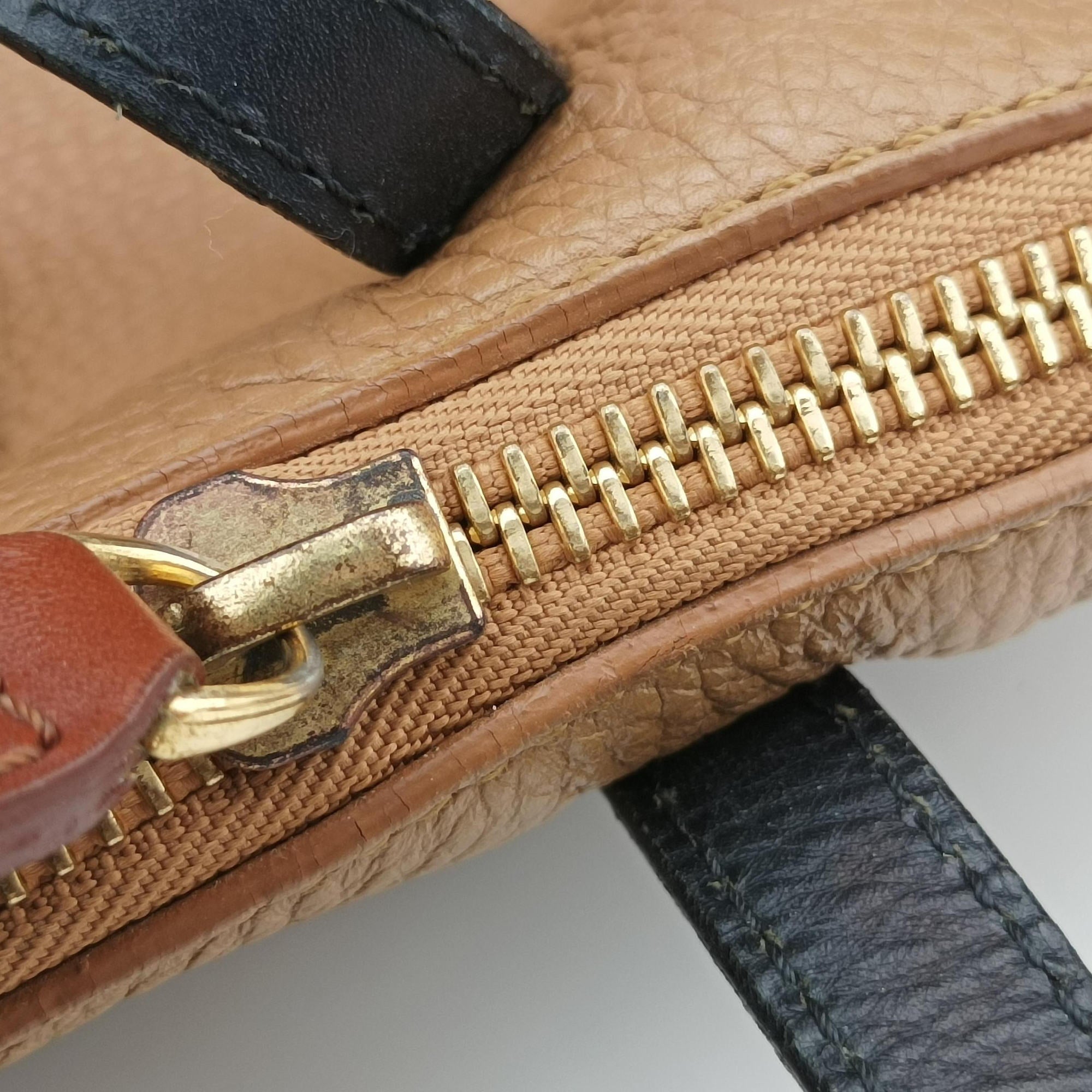 Pre-owned Fendi 2 Bag Tone Beige×Red×Black Leather 8BN232 shoulderbag | stylenewstar