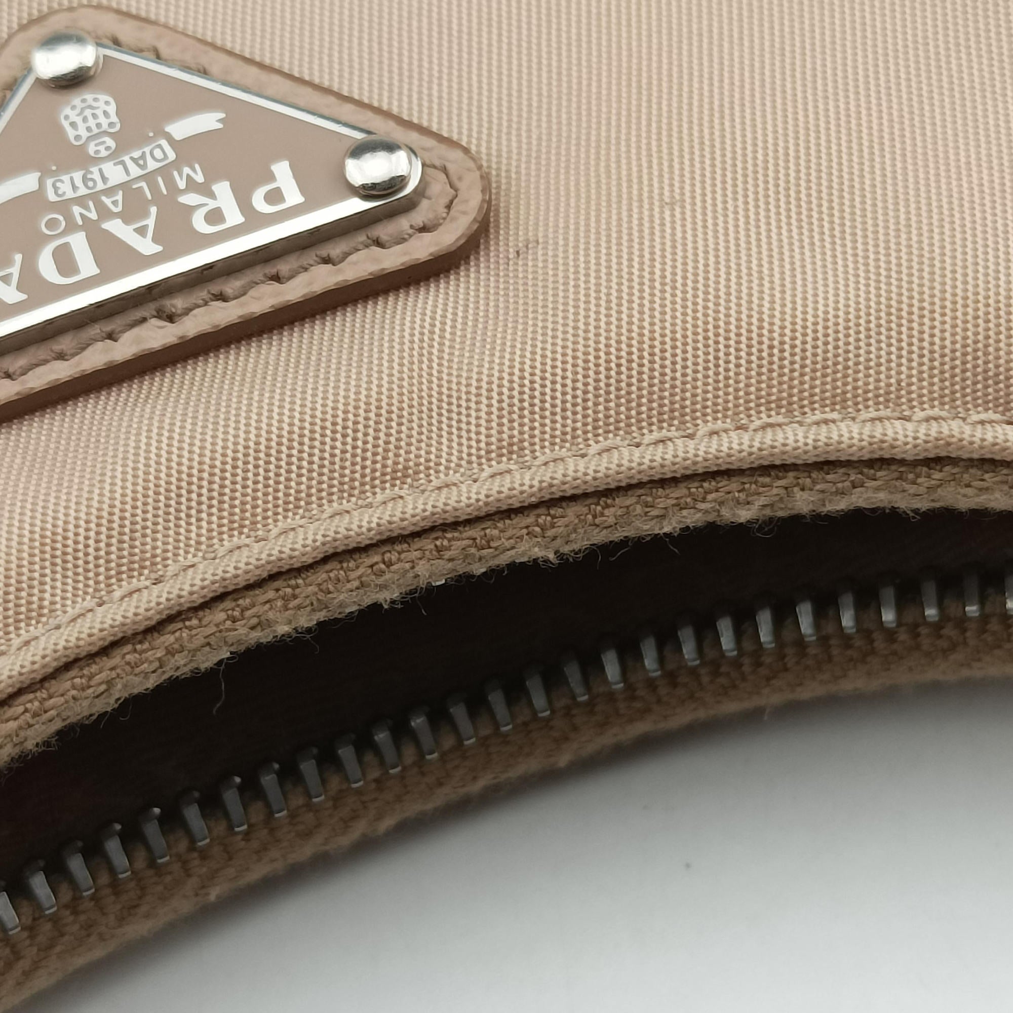 Vintage Prada Re-Edition Nylon Mini Beige nylon 1TT122 shoulderbag | stylenewstar