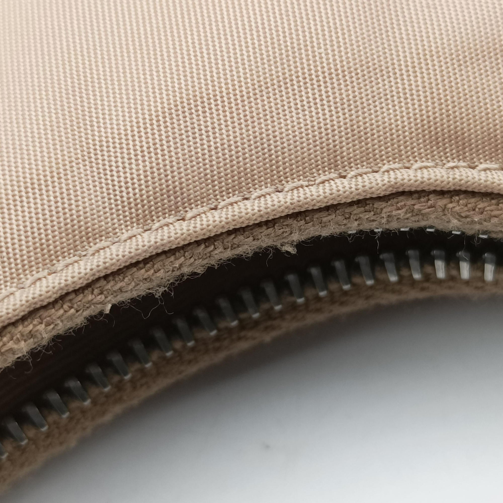 Vintage Prada Re-Edition Nylon Mini Beige nylon 1TT122 shoulderbag | stylenewstar
