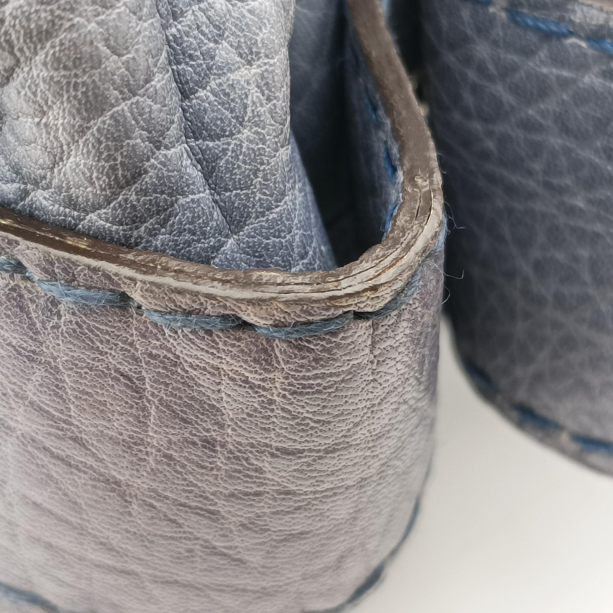 Pre-owned Gucci Medium Bamboo Blue Leather 232959 handbag | stylenewstar