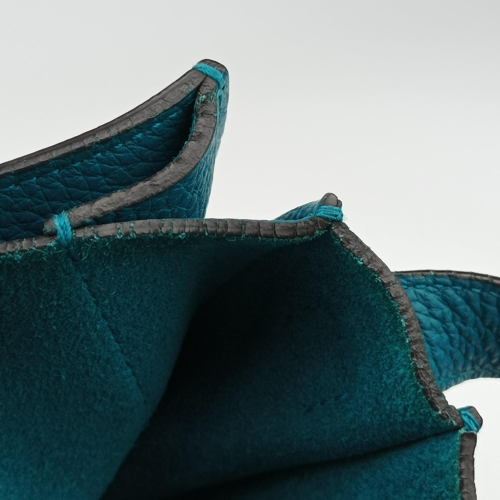 Pre-owned Gucci Bright Bit Blue Leather 353231 shoulderbag | stylenewstar
