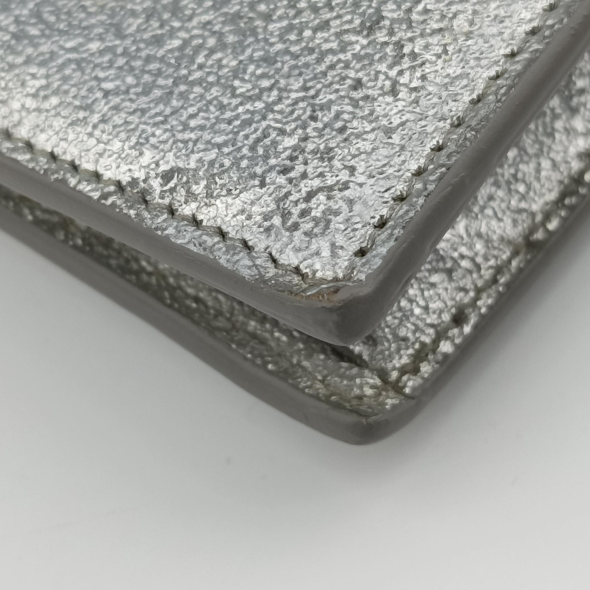Pre-owned Yves Saint Laurent Cassandre Envelope Silver Leather 402031 shoulderbag | stylenewstar