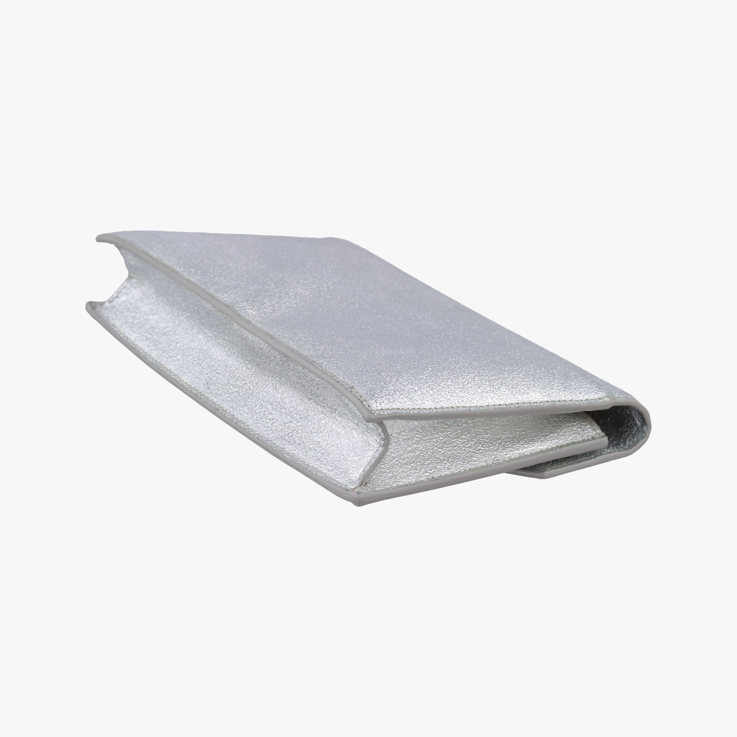 Pre-owned Yves Saint Laurent Cassandre Envelope Silver Leather 402031 shoulderbag | stylenewstar
