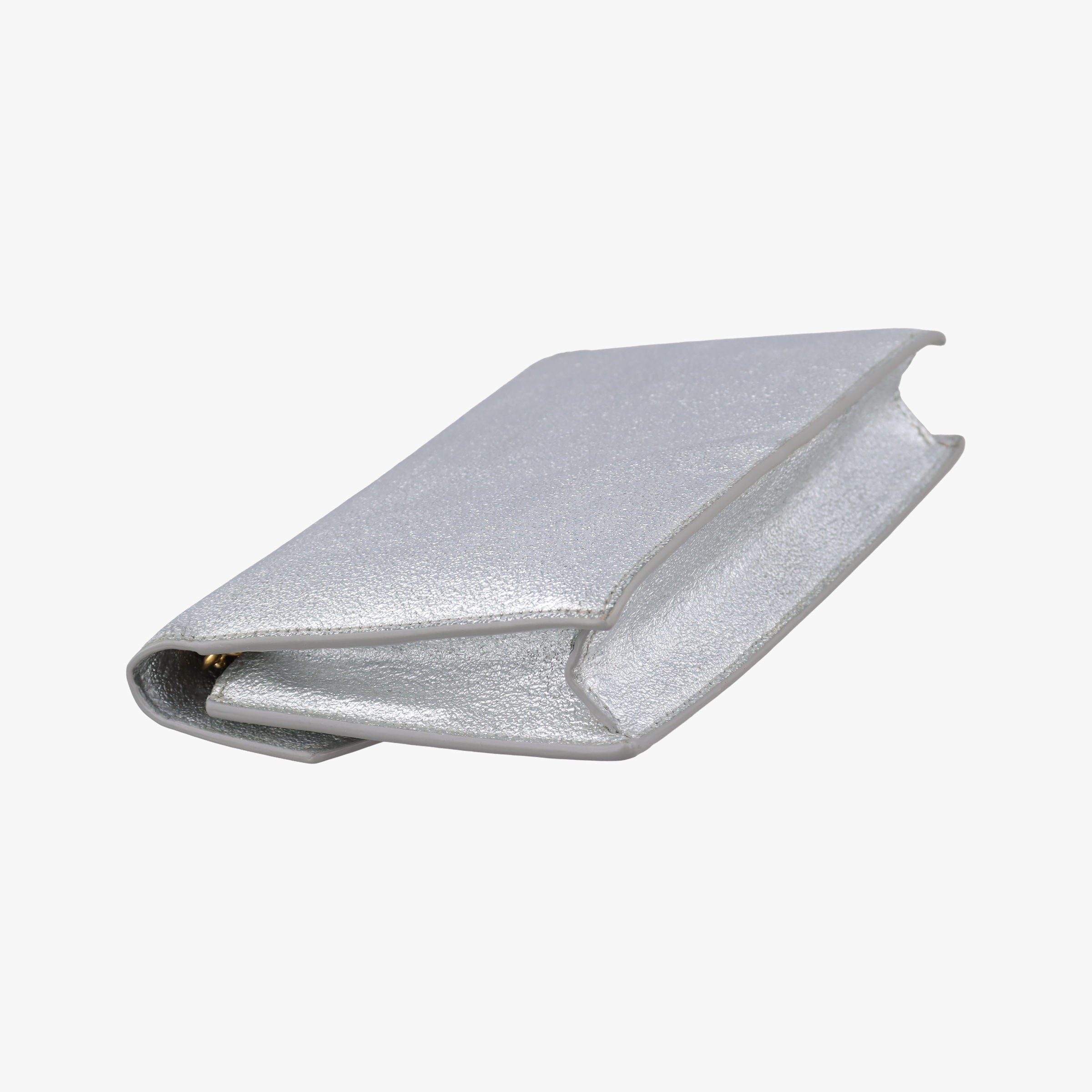 Pre-owned Yves Saint Laurent Cassandre Envelope Silver Leather 402031 shoulderbag | stylenewstar