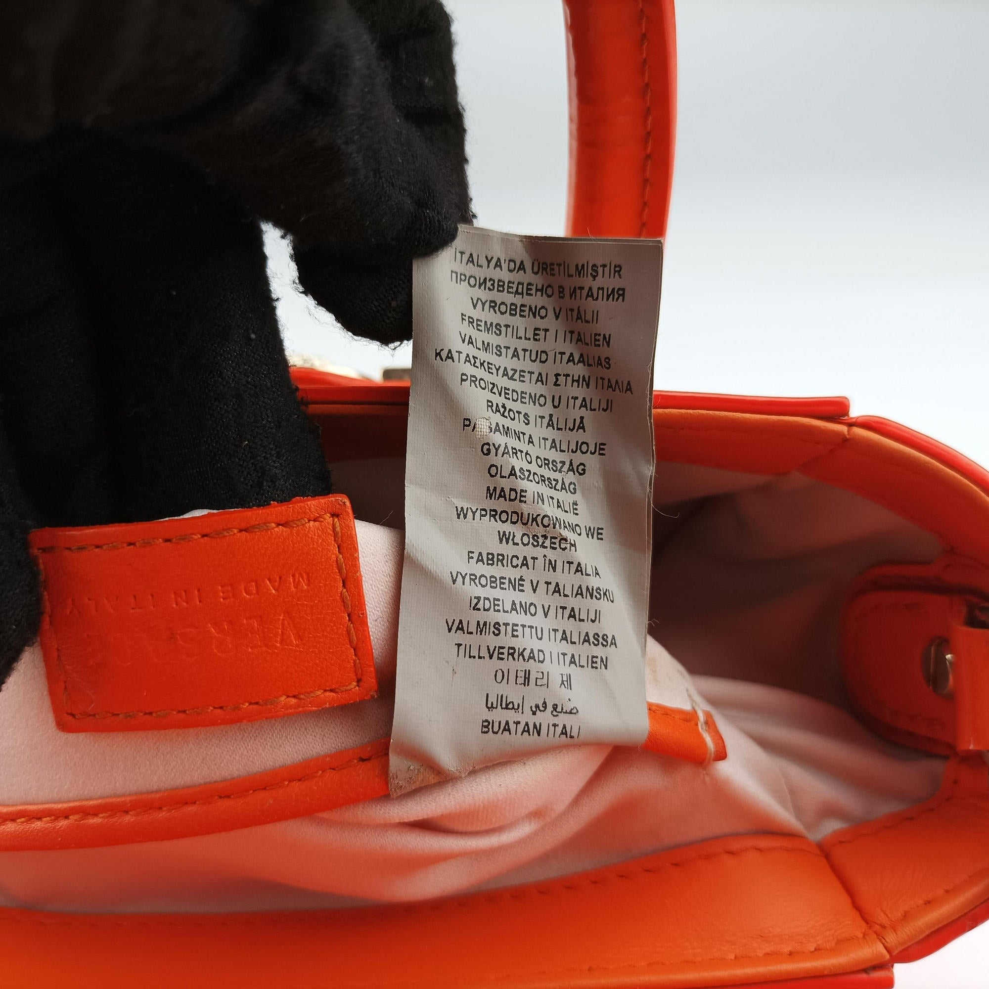 Pre-owned VERSACE La Medusa Orange patent  shoulderbag | stylenewstar