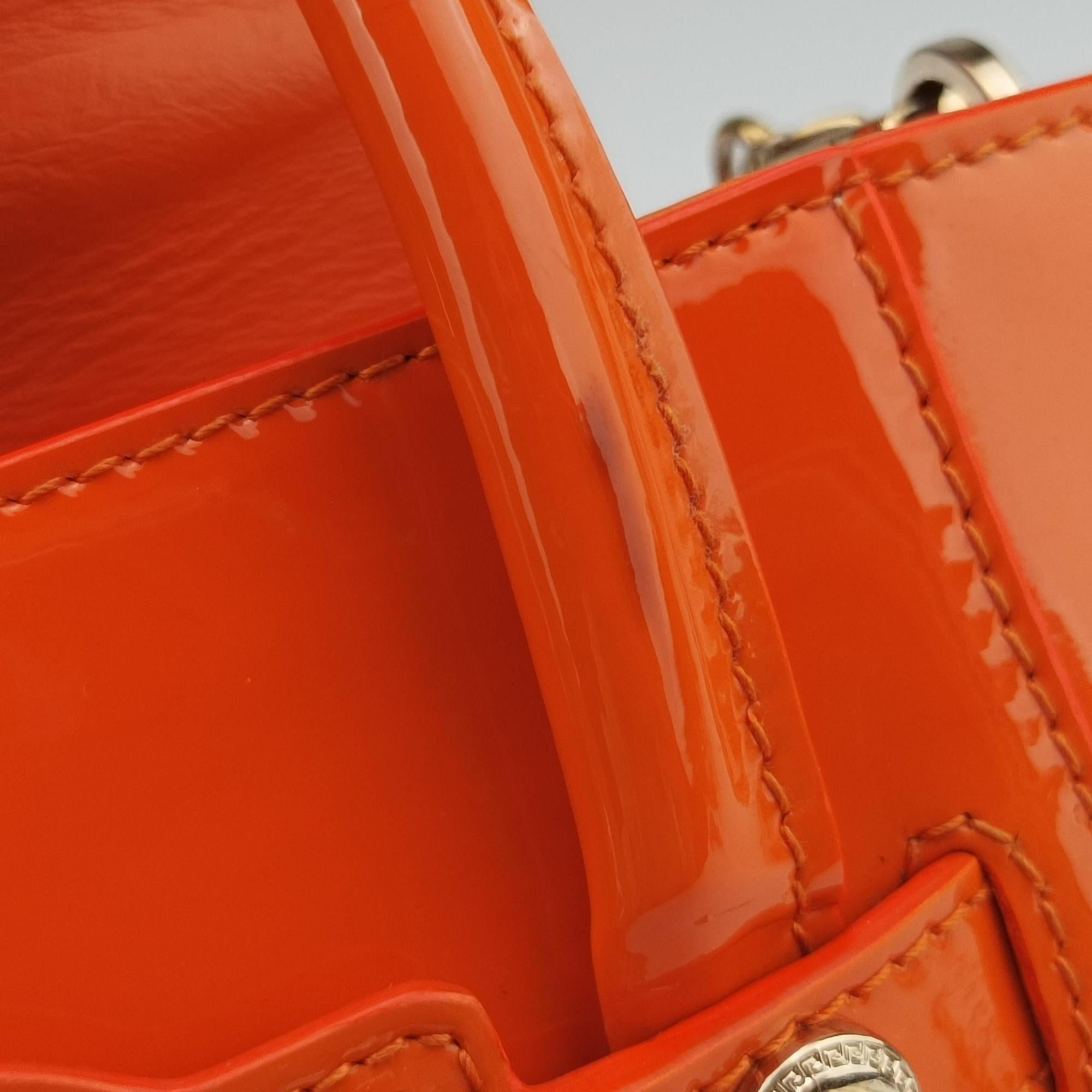 Pre-owned VERSACE La Medusa Orange patent  shoulderbag | stylenewstar