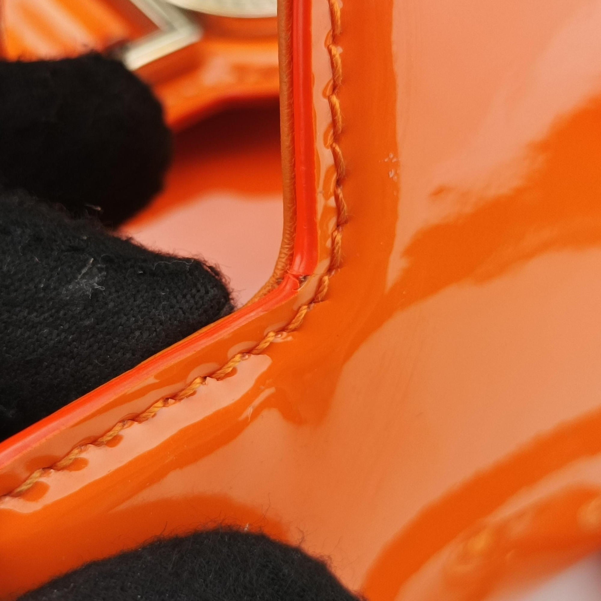 Pre-owned VERSACE La Medusa Orange patent  shoulderbag | stylenewstar