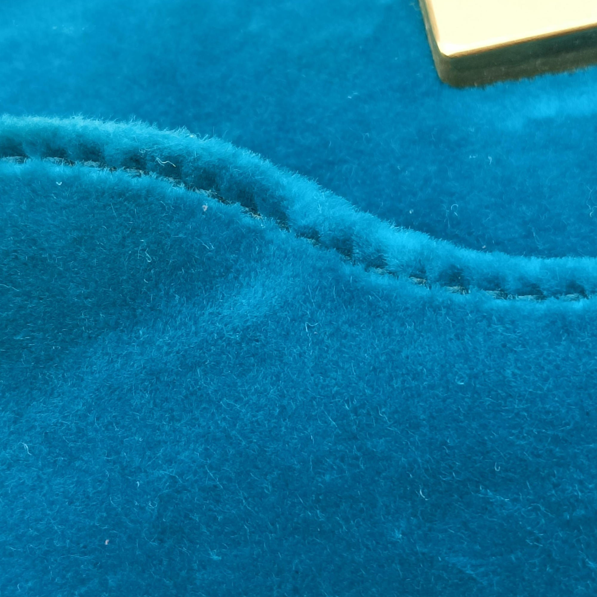 Pre-owned Gucci Broadway Blue velour 489218 shoulderbag | stylenewstar