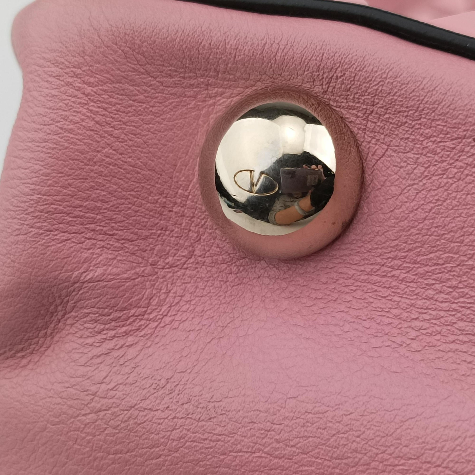 Pre-owned Valentino Rockstud Pink leather  shoulderbag | stylenewstar