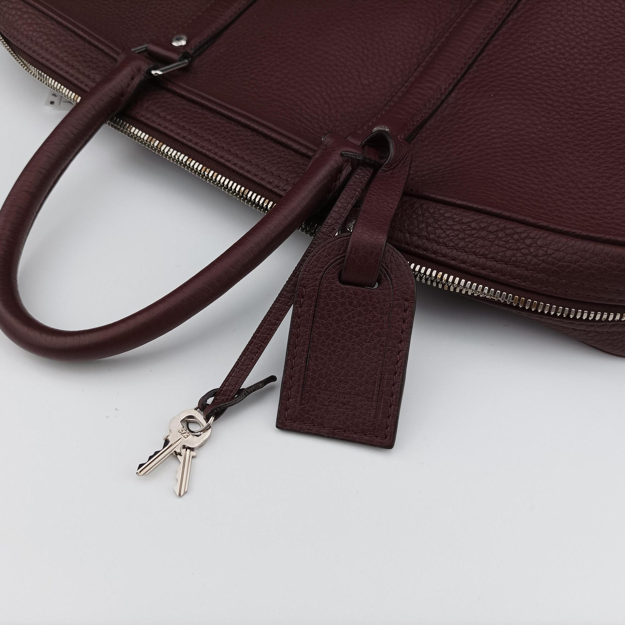 Pre-owned Louis Vuitton PDV Port Document Voyage Bordeaux Taurillon leather M56001 handbag | stylenewstar