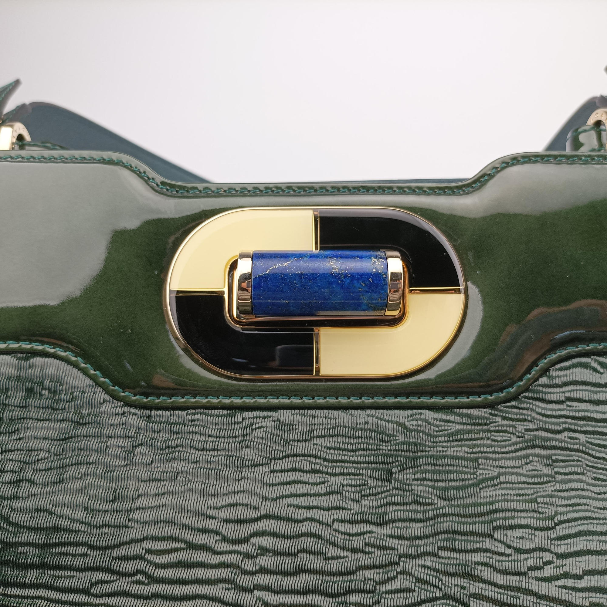 Pre-owned Bvlgari Isabella Rossellini Green patent  shoulderbag | stylenewstar