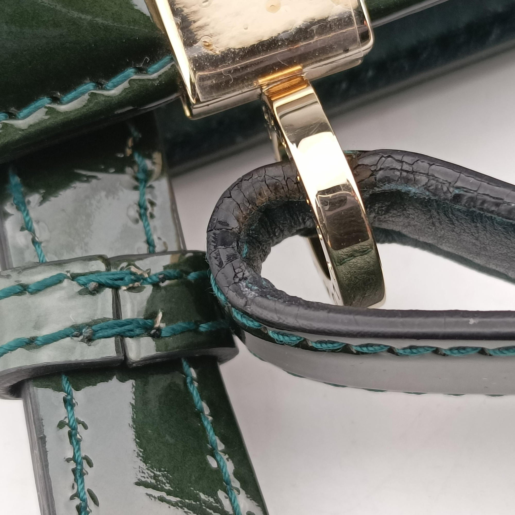Pre-owned Bvlgari Isabella Rossellini Green patent  shoulderbag | stylenewstar