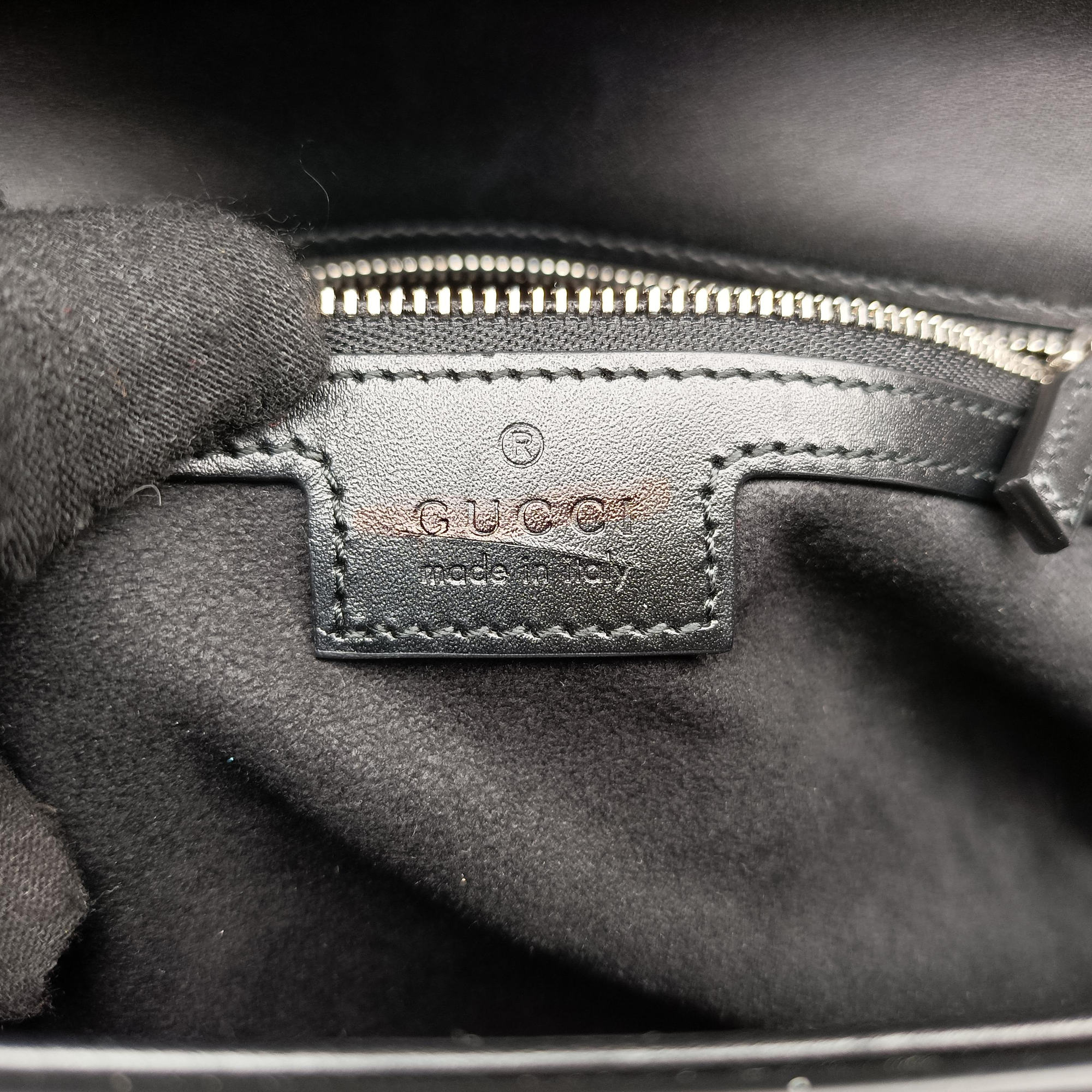 Secondhand Gucci PETITE GG Black Leather 739721 shoulderbag | stylenewstar