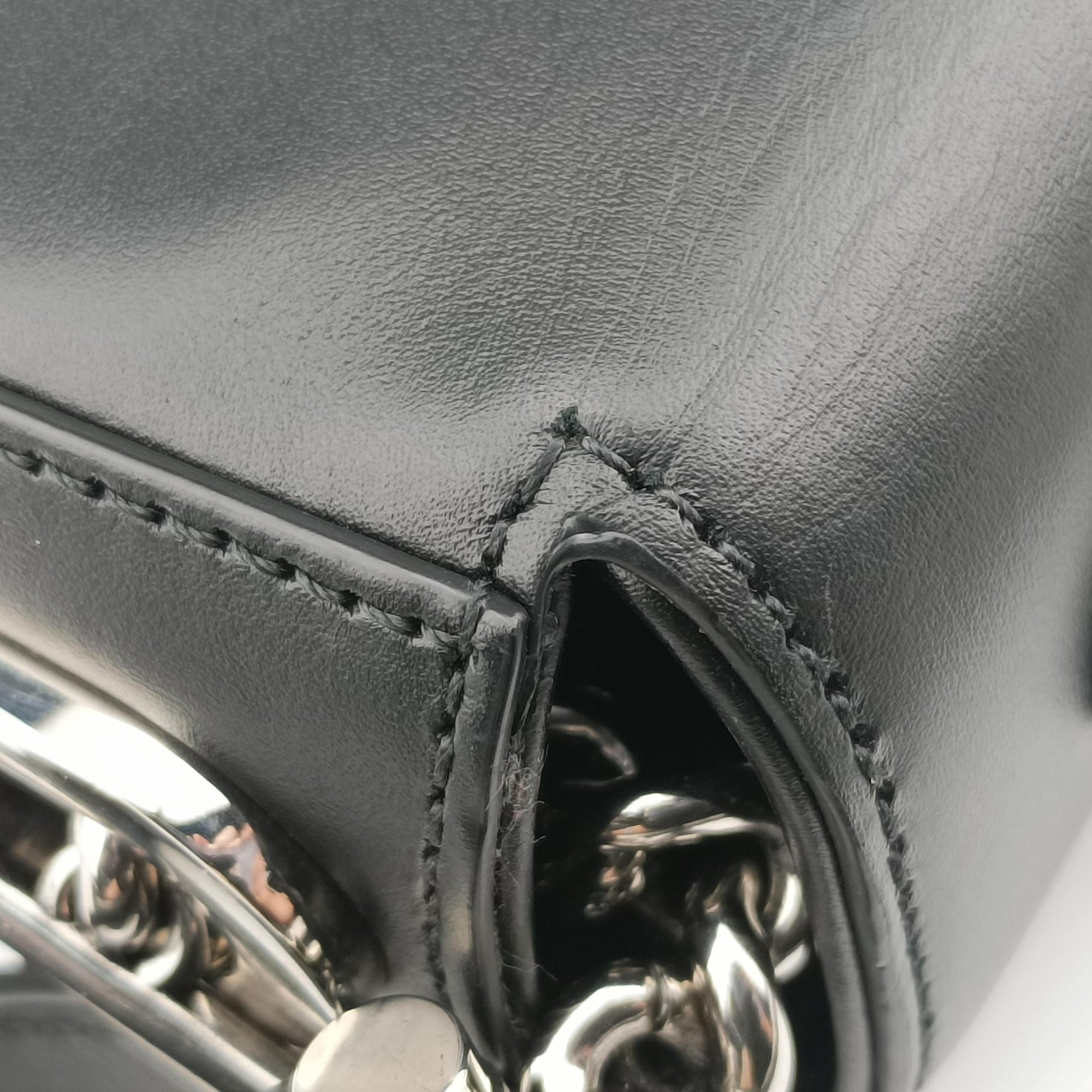 Secondhand Gucci PETITE GG Black Leather 739721 shoulderbag | stylenewstar